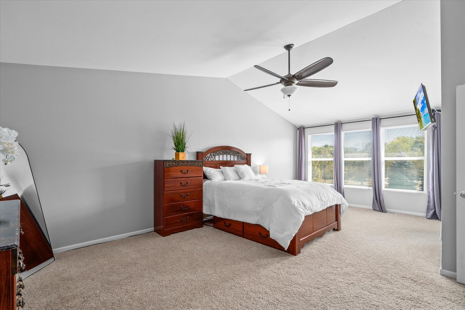 2262 Emerald Lane