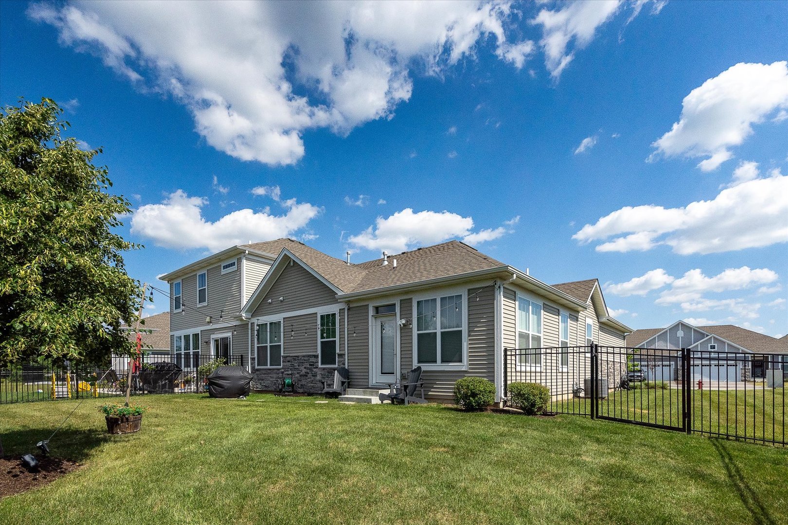 25556 W Springview Drive