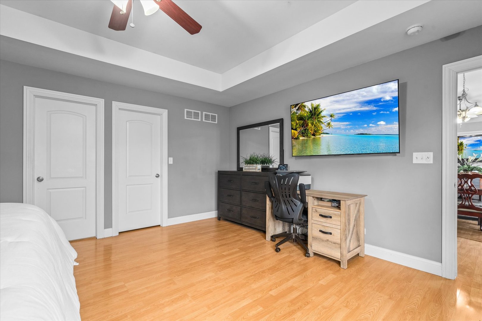 15709 Cove Circle