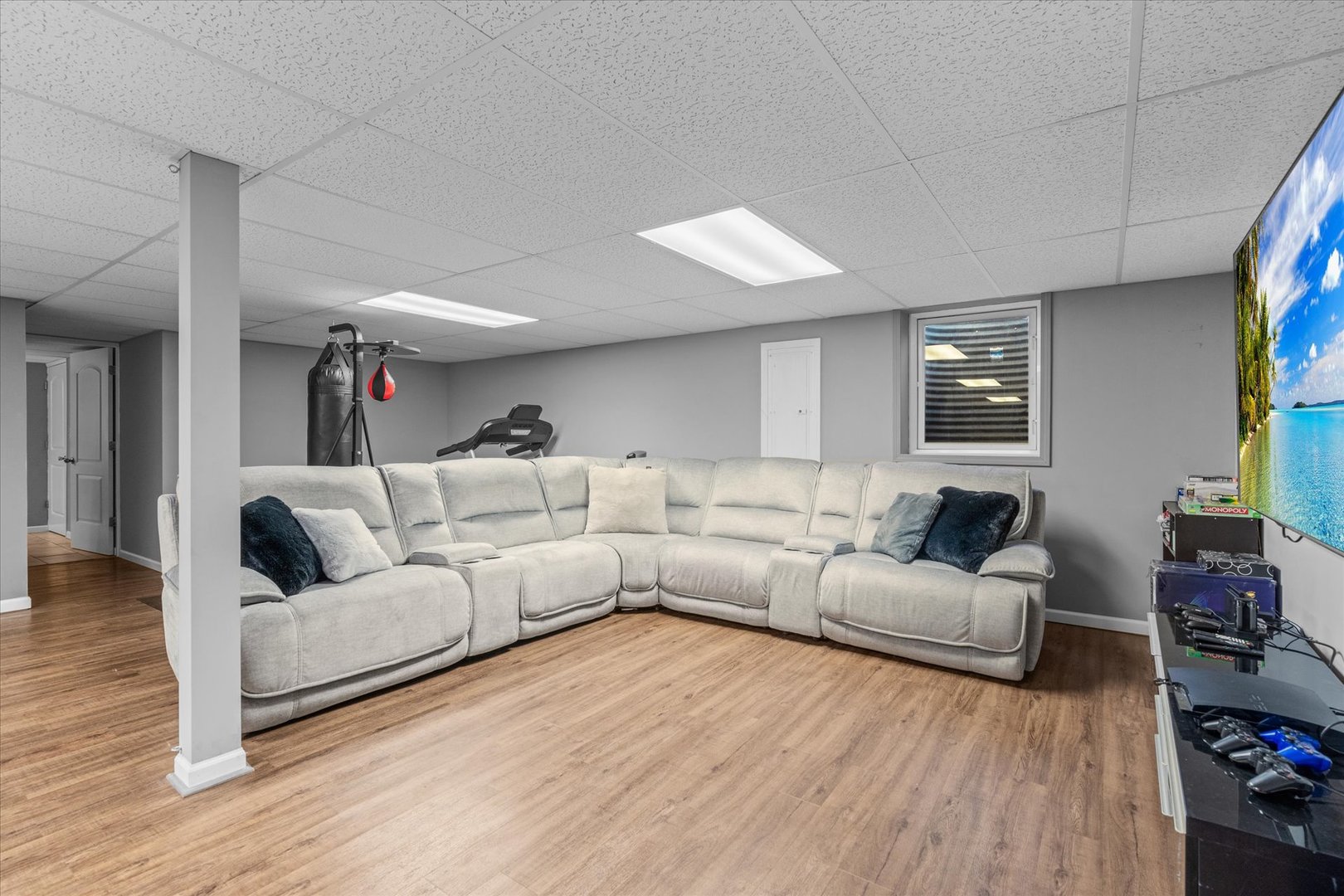 15709 Cove Circle
