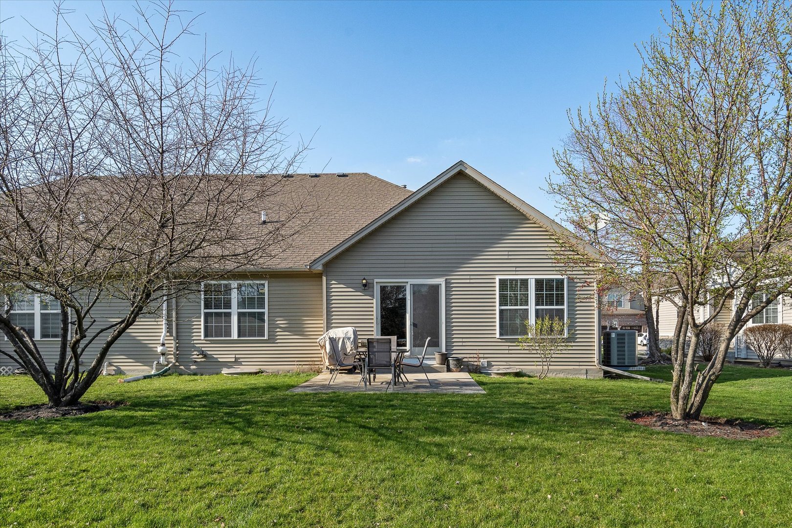 15709 Cove Circle