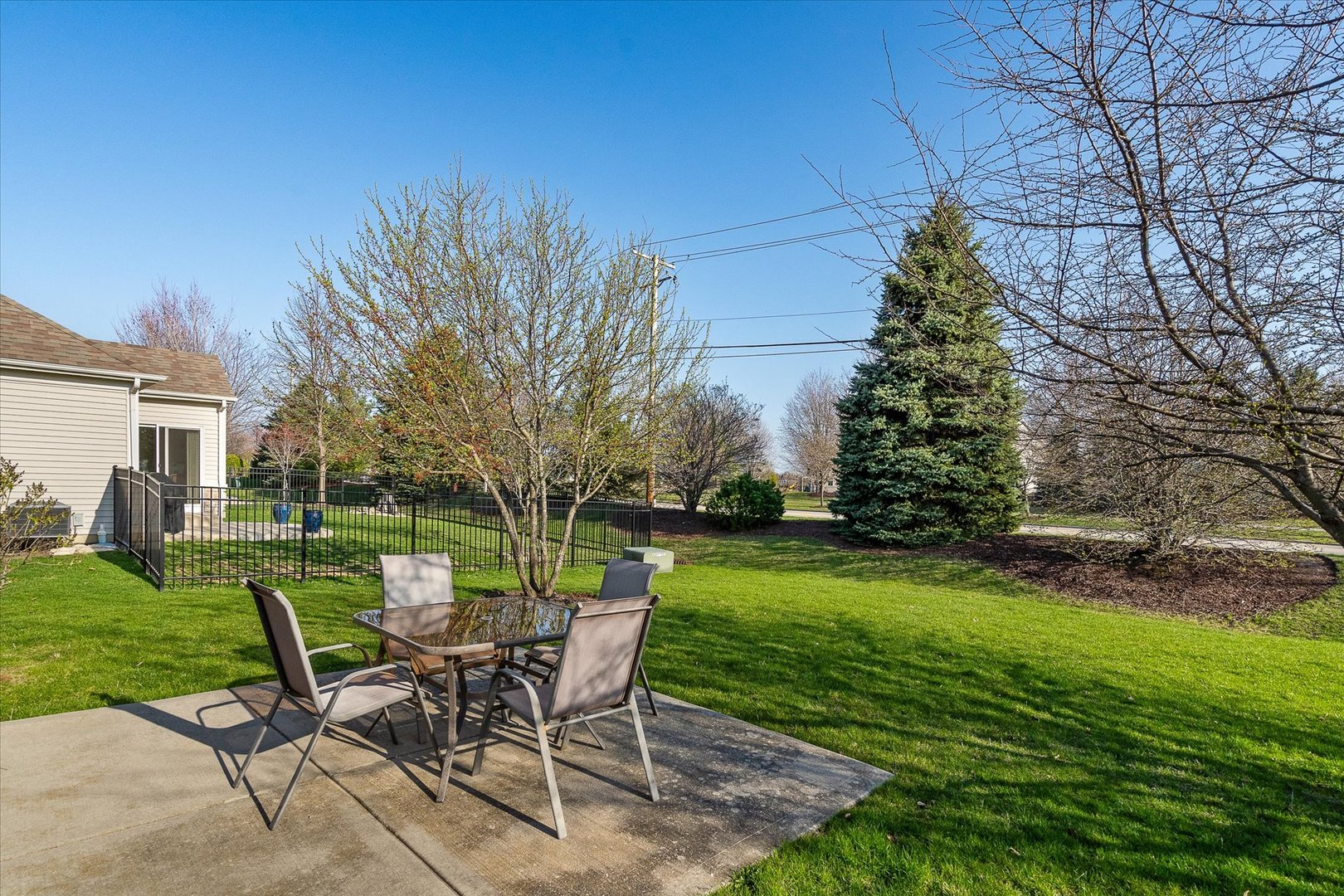 15709 Cove Circle