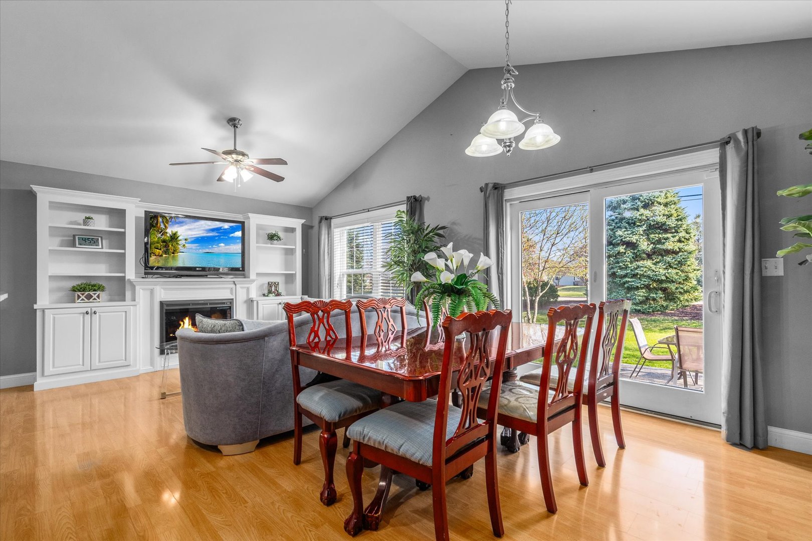 15709 Cove Circle