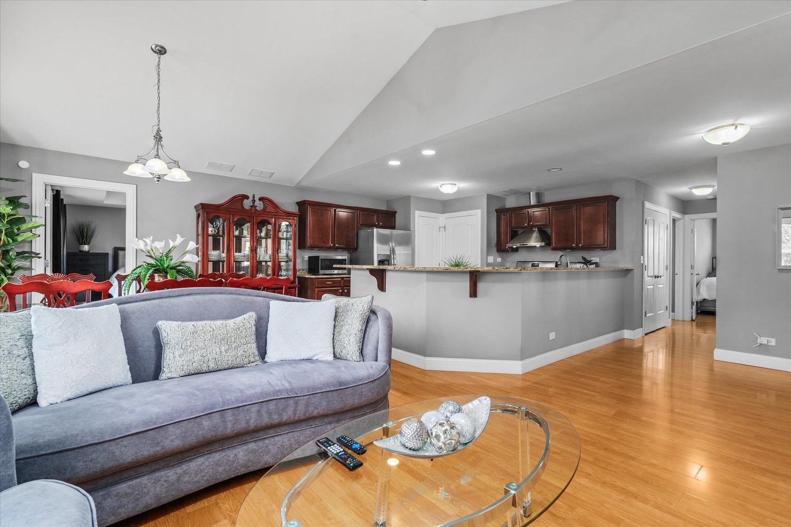15709 Cove Circle