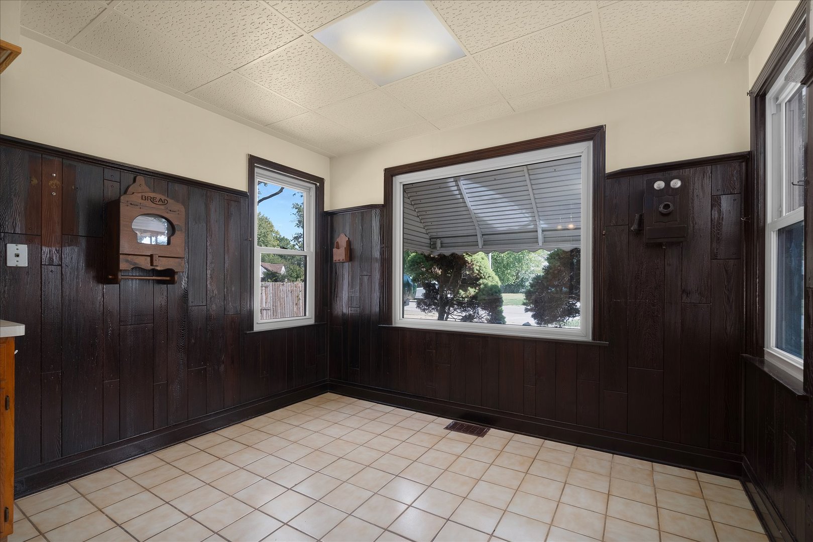 9100 Lynwood Drive