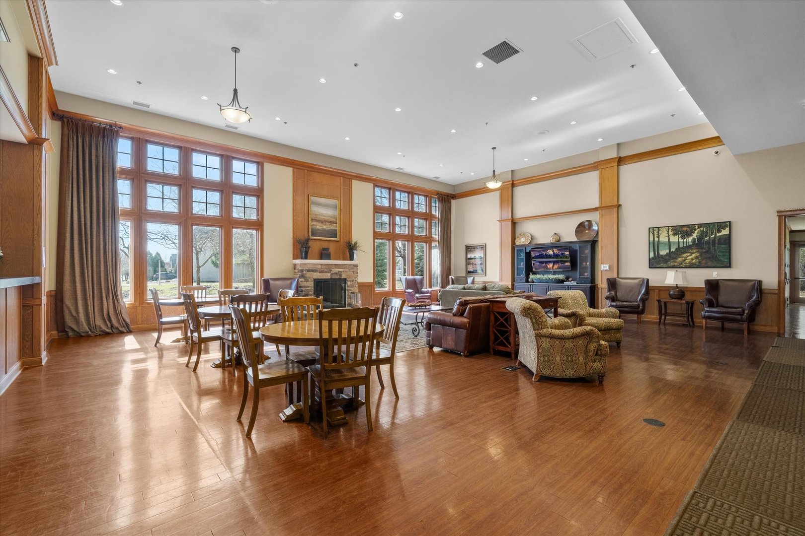 620 Pineridge Drive N Unit: 620