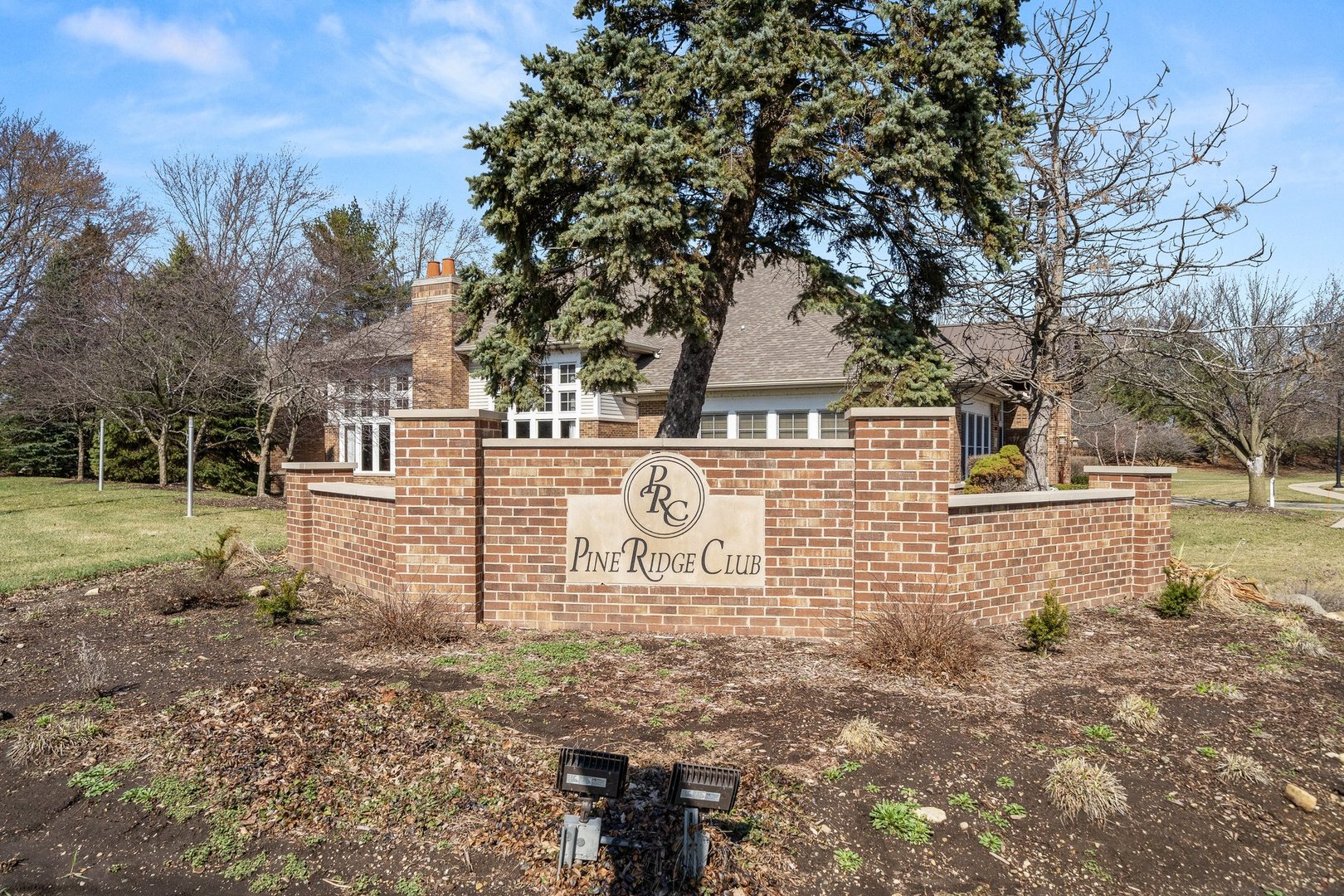 620 Pineridge Drive N Unit: 620