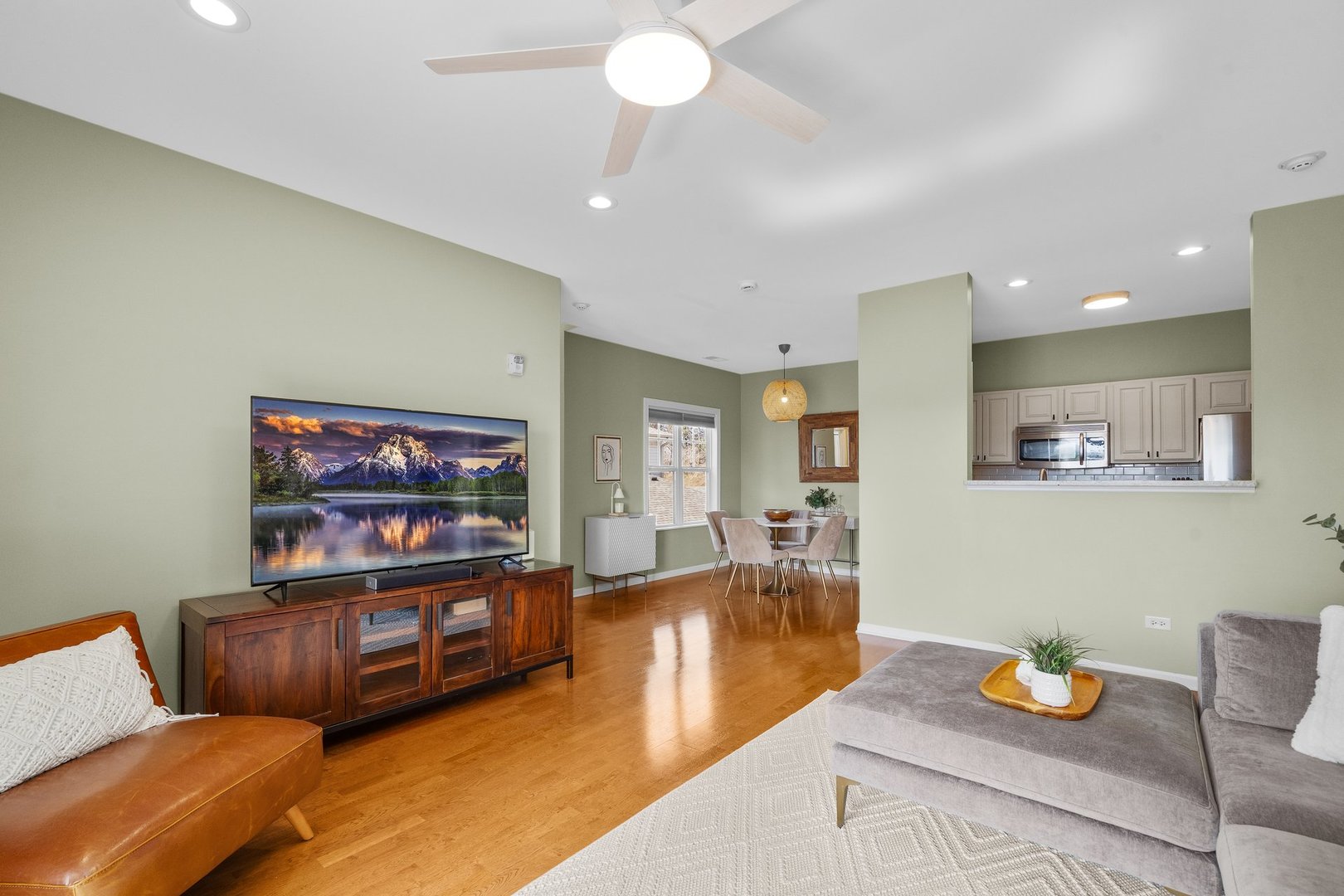 620 Pineridge Drive N Unit: 620