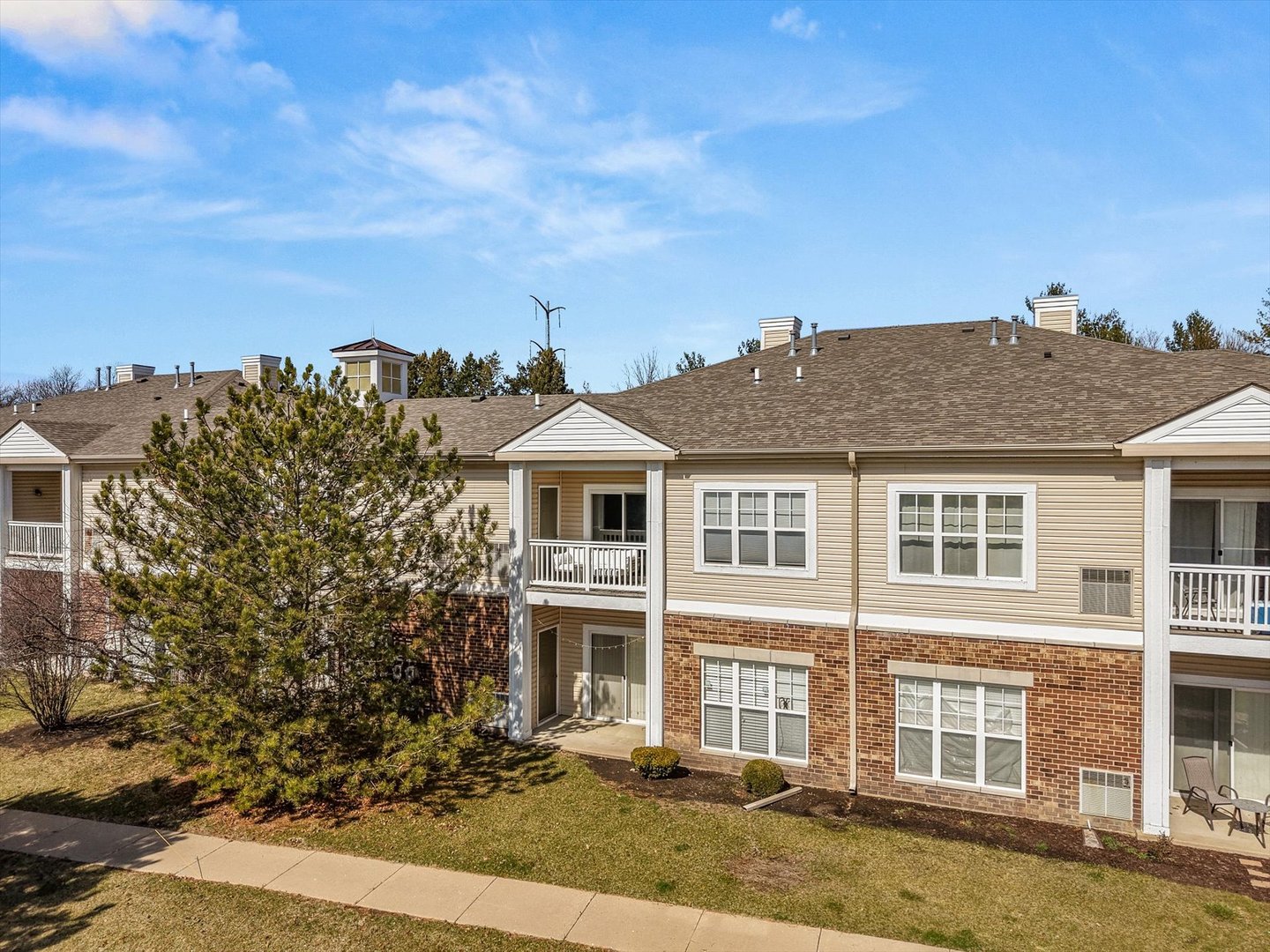 620 Pineridge Drive N Unit: 620
