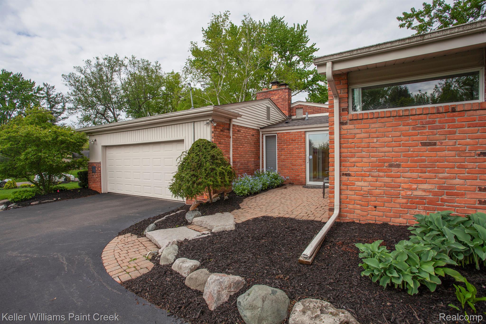 1231 NORTHOVER Drive