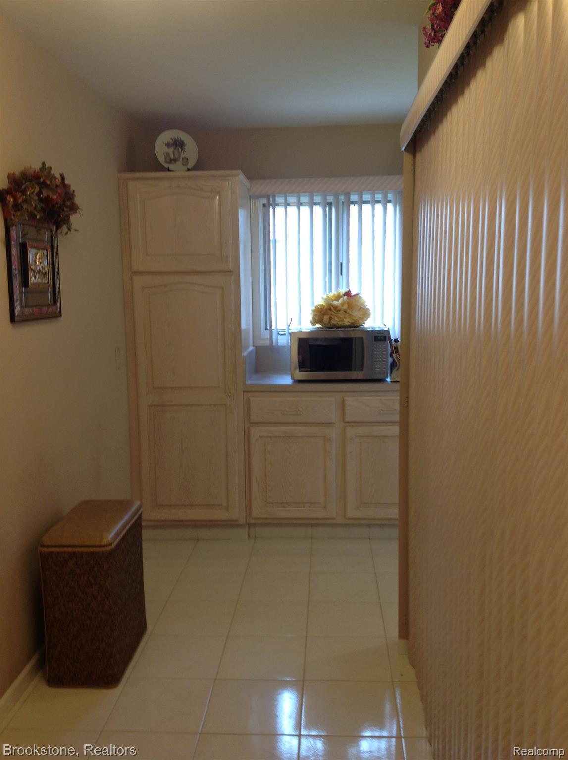 15704 MOUNTAINSIDE Drive