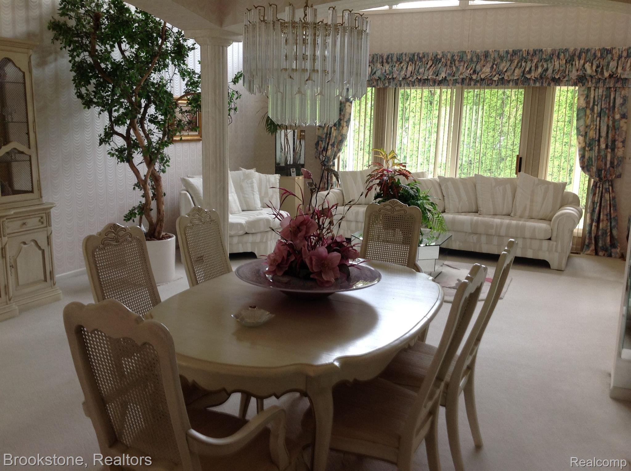 15704 MOUNTAINSIDE Drive