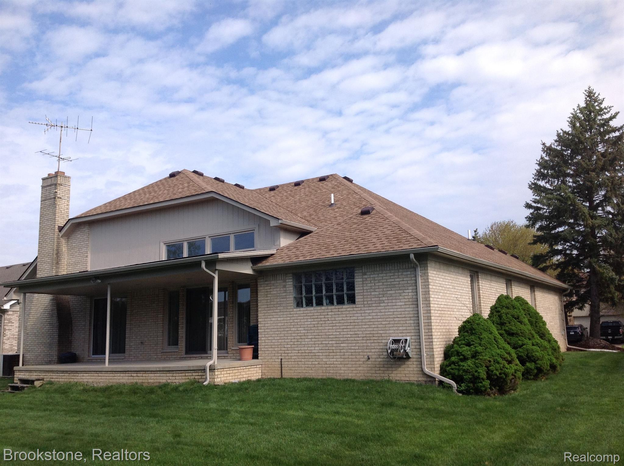 15704 MOUNTAINSIDE Drive