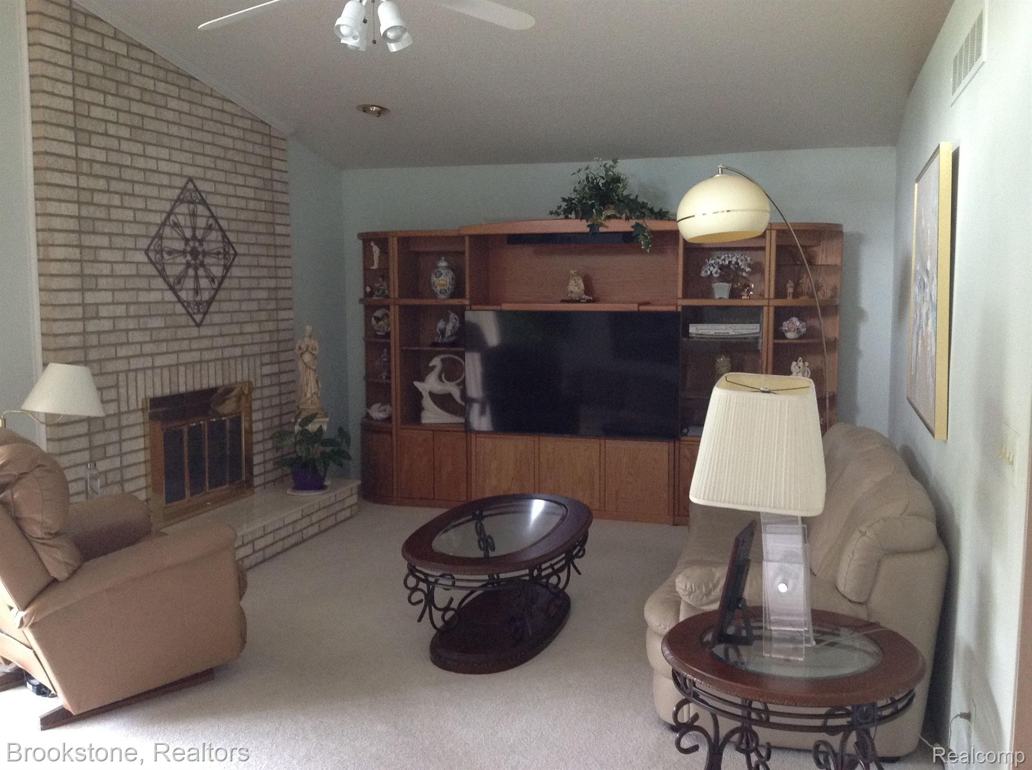 15704 MOUNTAINSIDE Drive