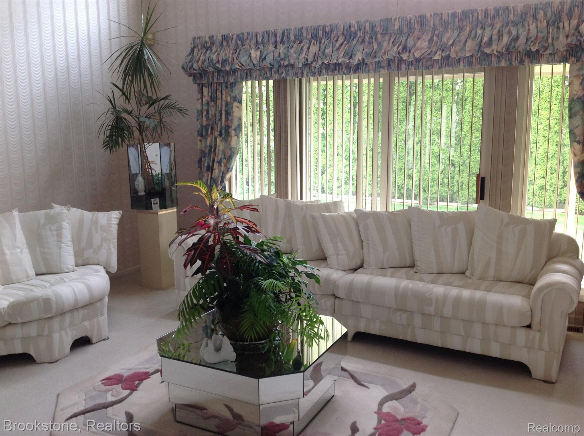 15704 MOUNTAINSIDE Drive