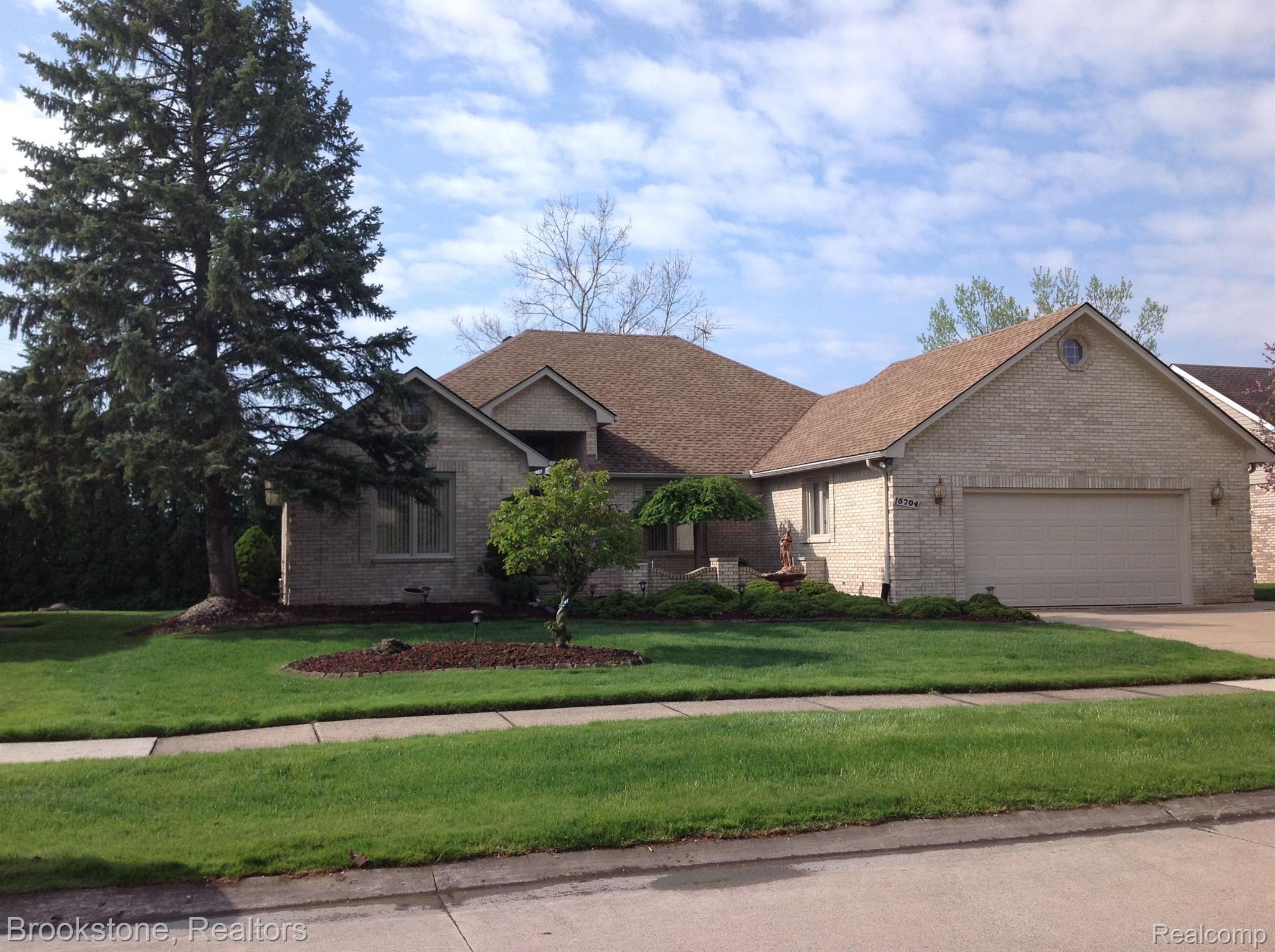 15704 MOUNTAINSIDE Drive