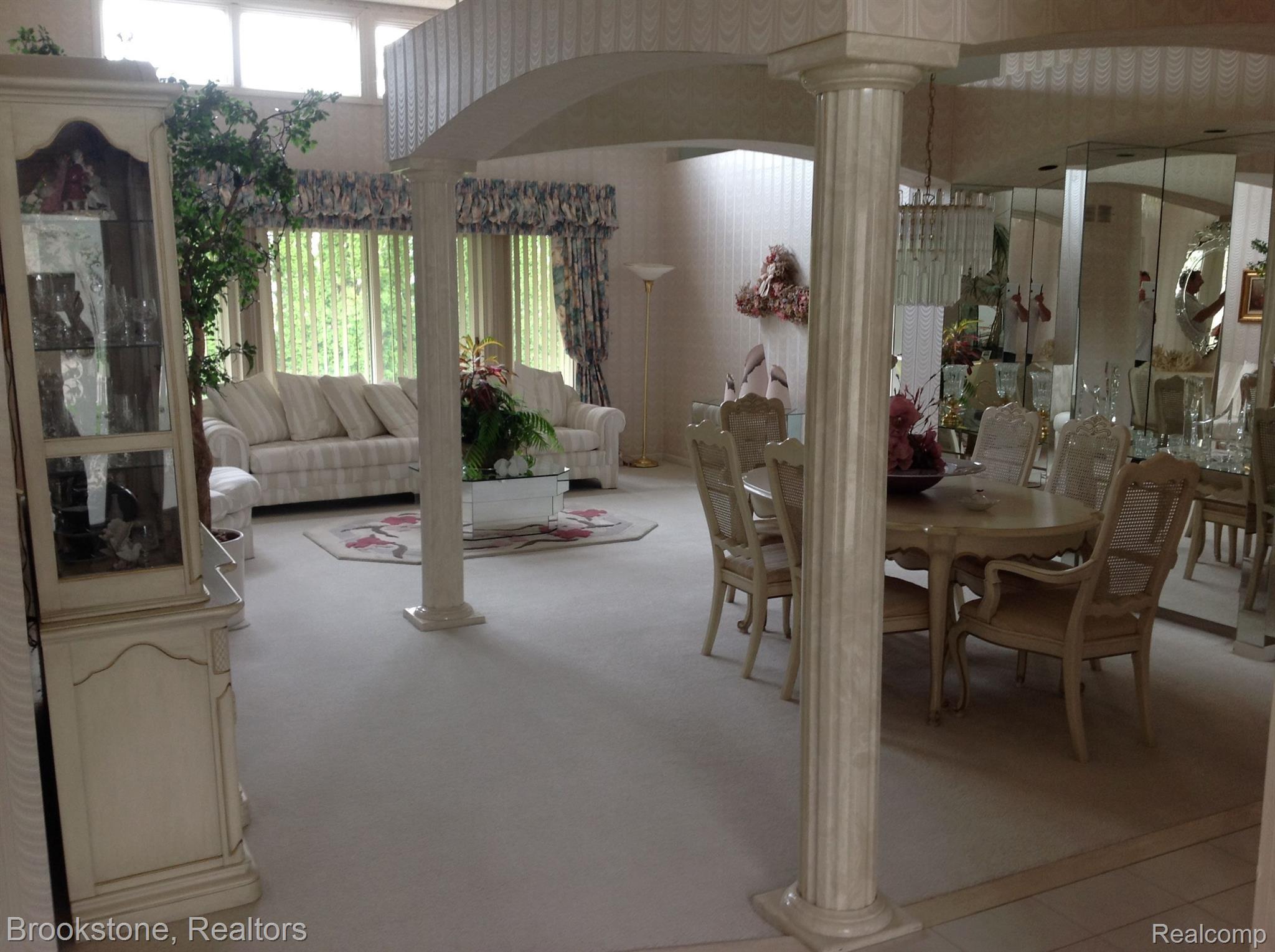 15704 MOUNTAINSIDE Drive