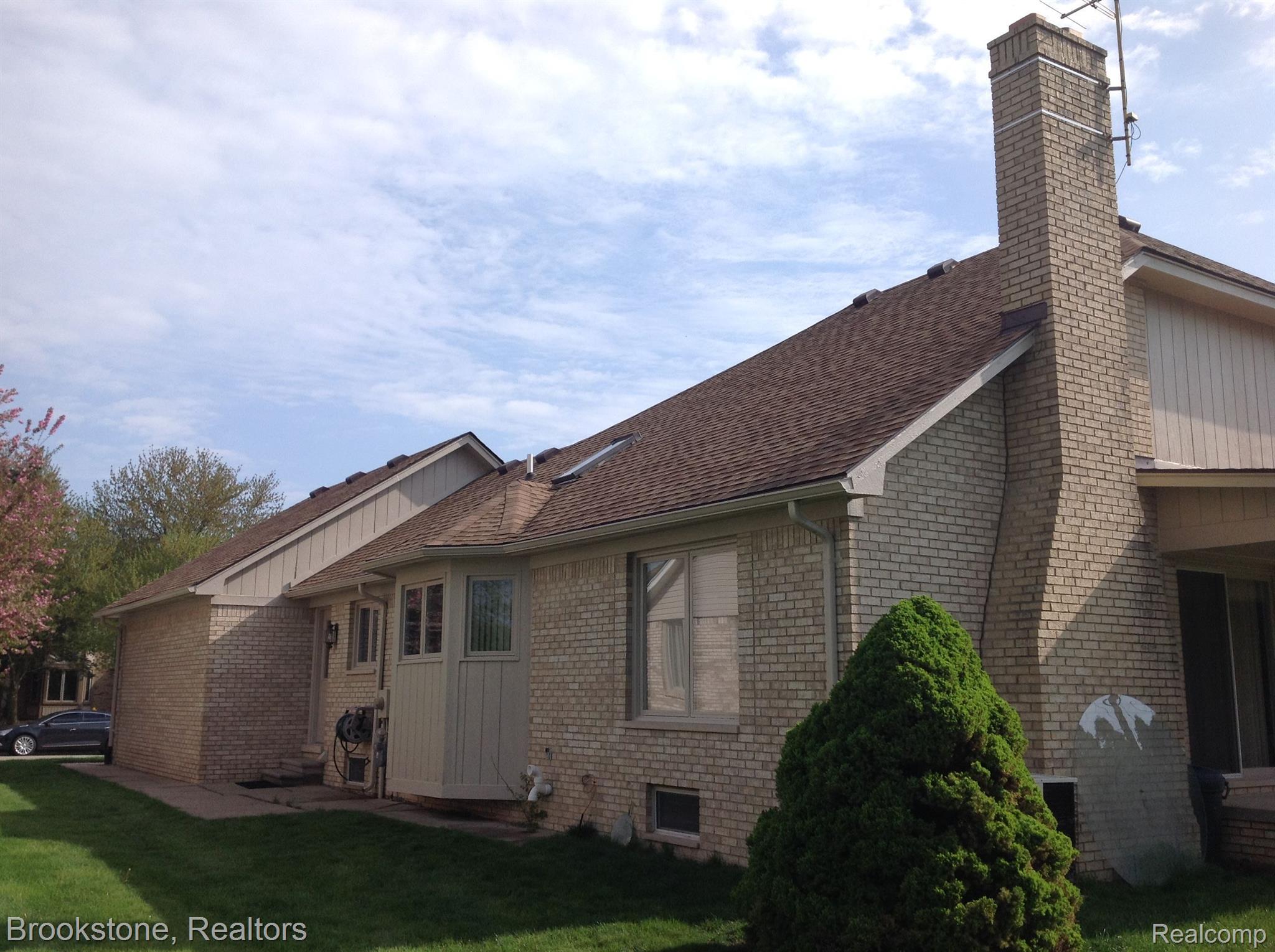 15704 MOUNTAINSIDE Drive