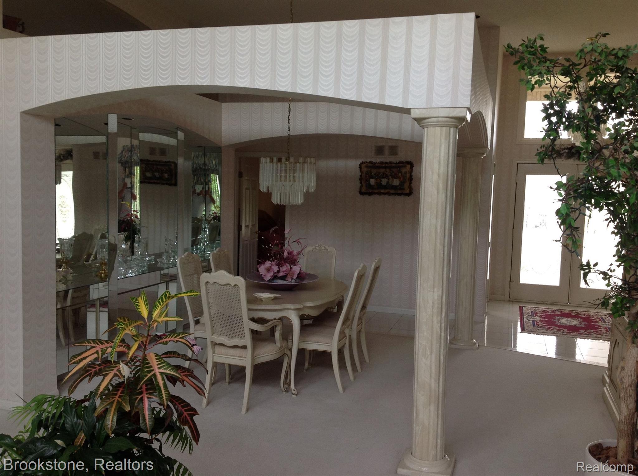 15704 MOUNTAINSIDE Drive