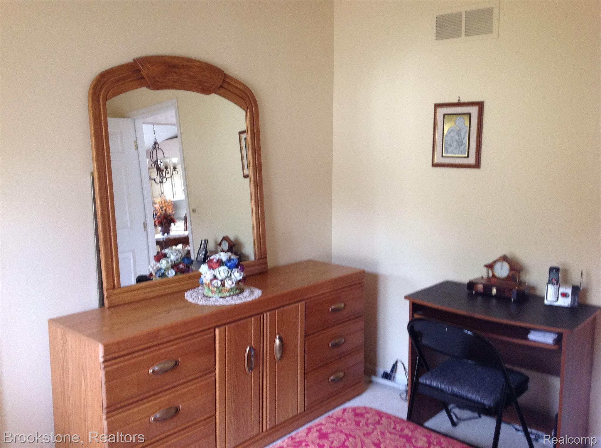 15704 MOUNTAINSIDE Drive