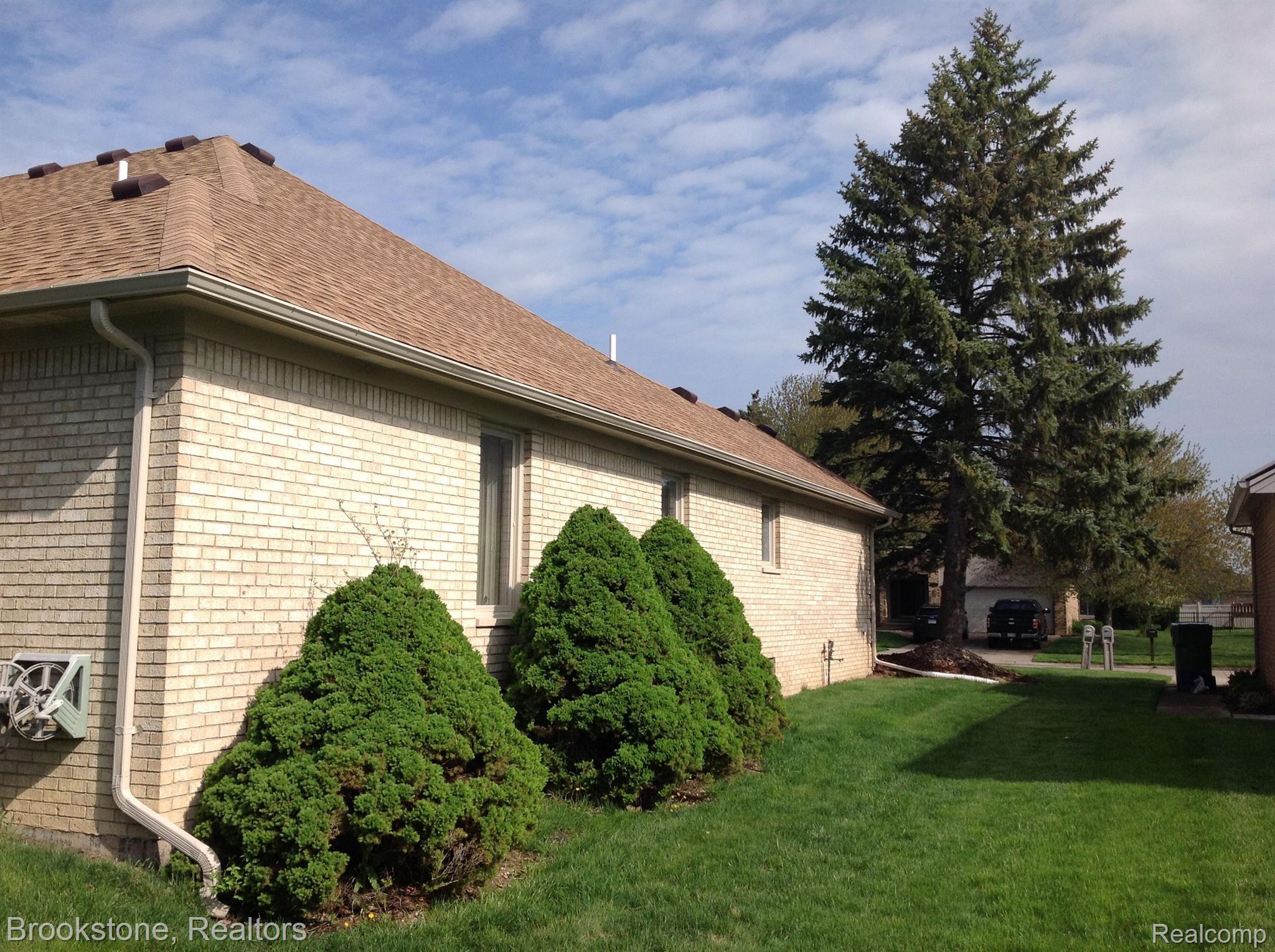 15704 MOUNTAINSIDE Drive