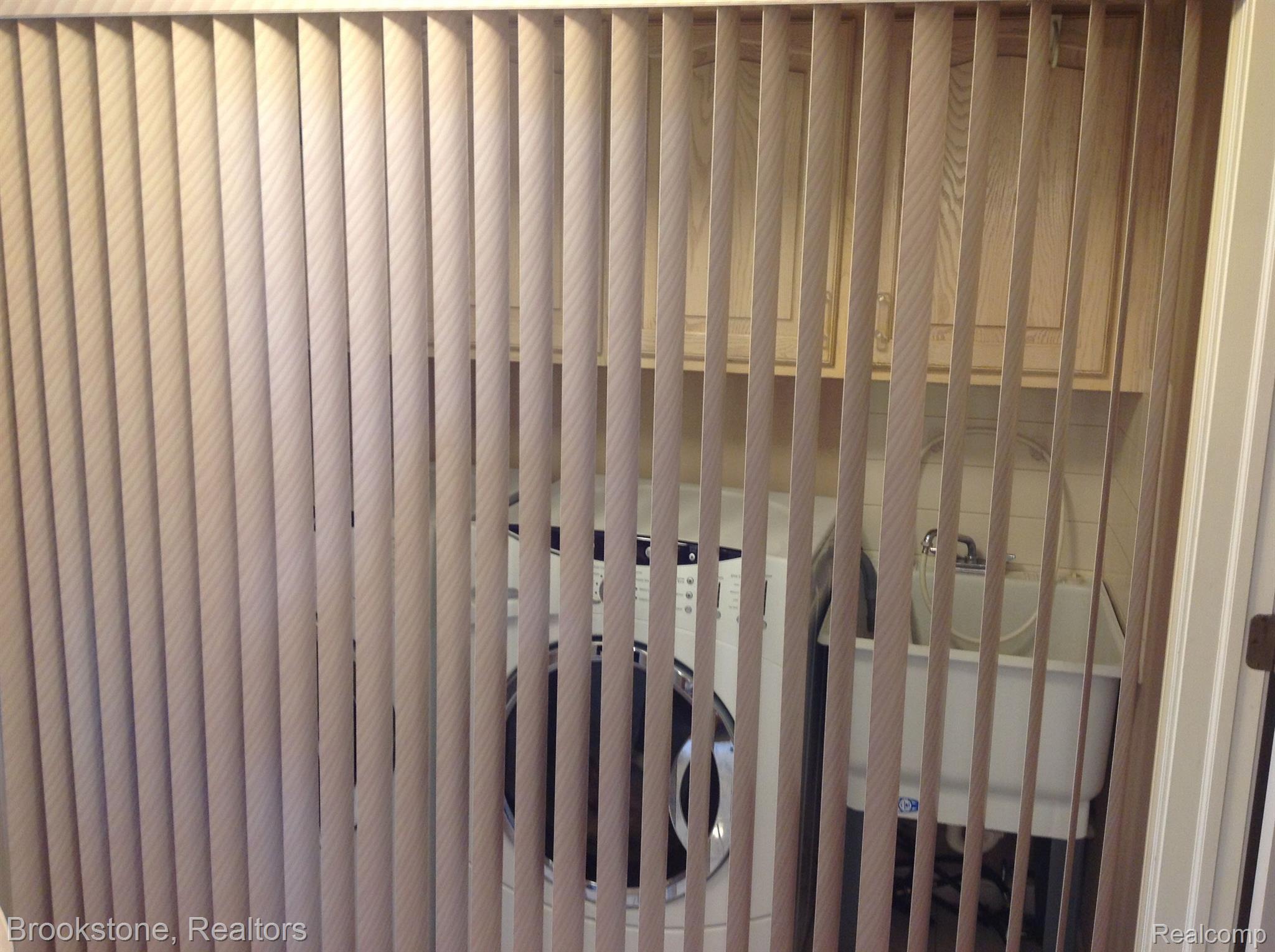 15704 MOUNTAINSIDE Drive