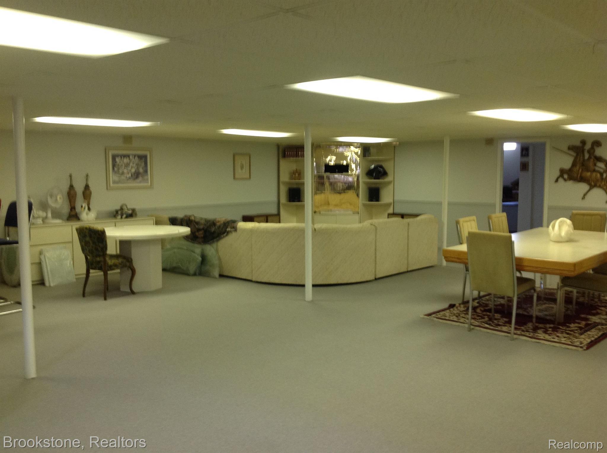 15704 MOUNTAINSIDE Drive