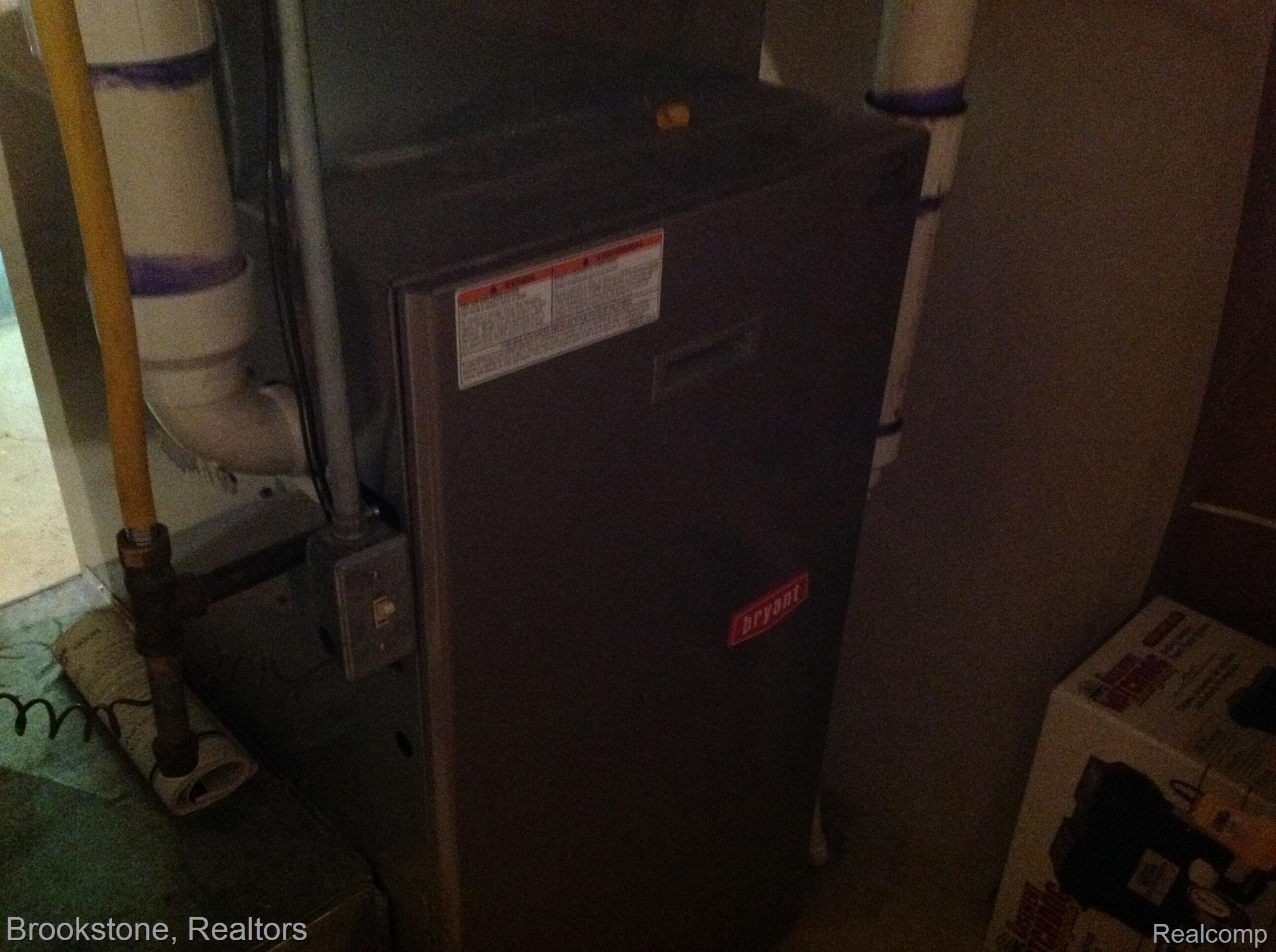 15704 MOUNTAINSIDE Drive