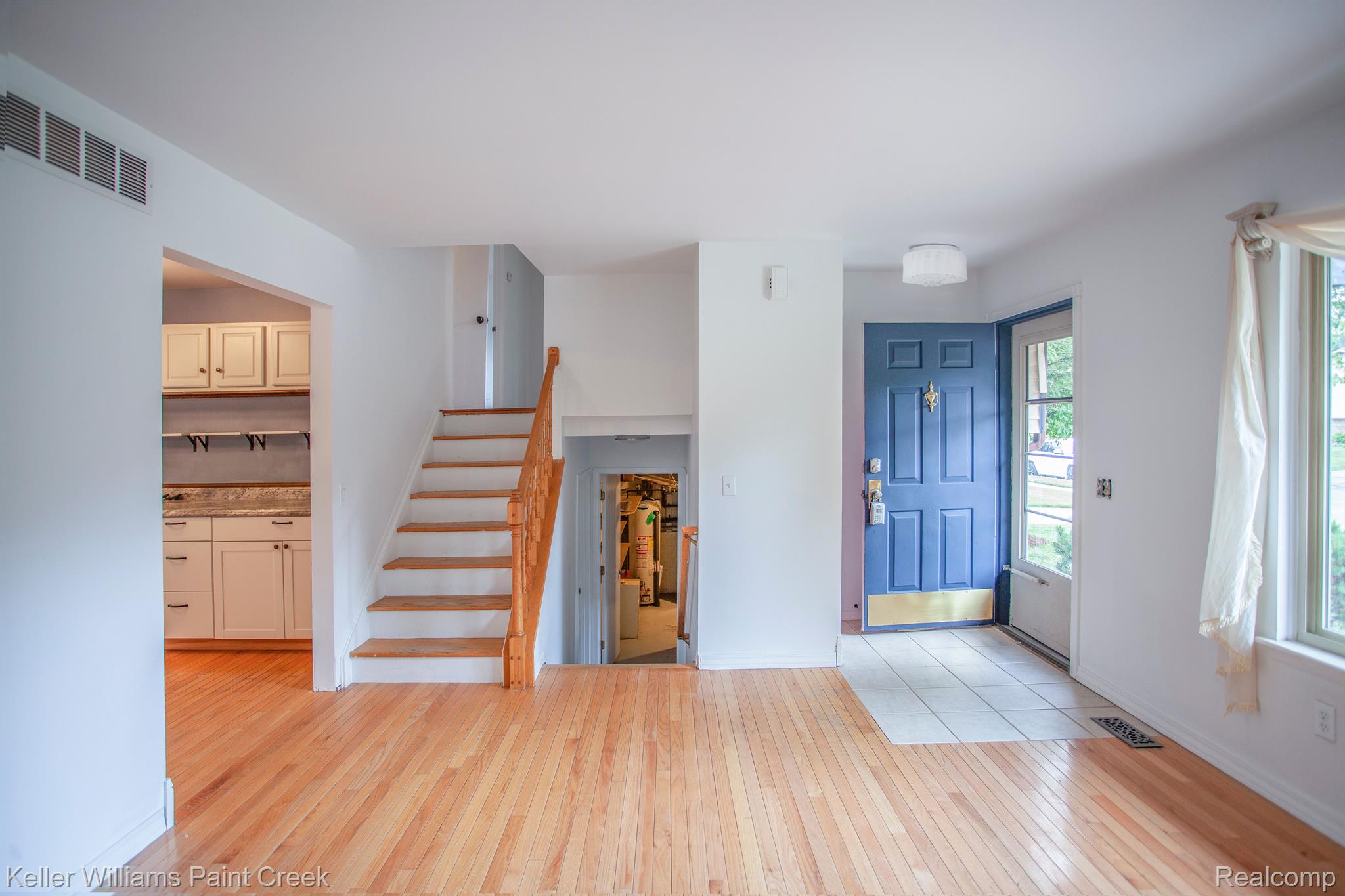 903 E SUNNYBROOK Drive