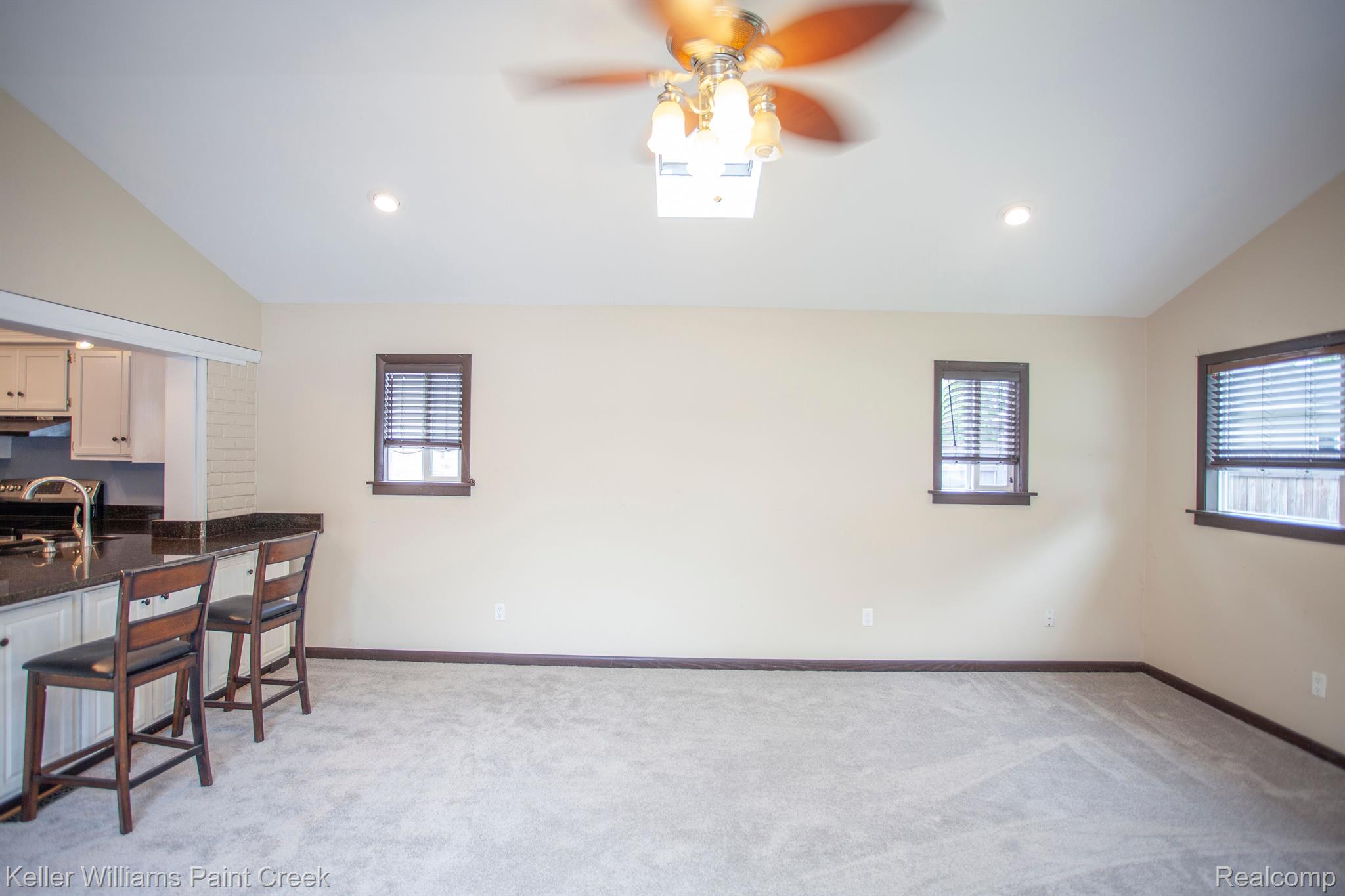 903 E SUNNYBROOK Drive