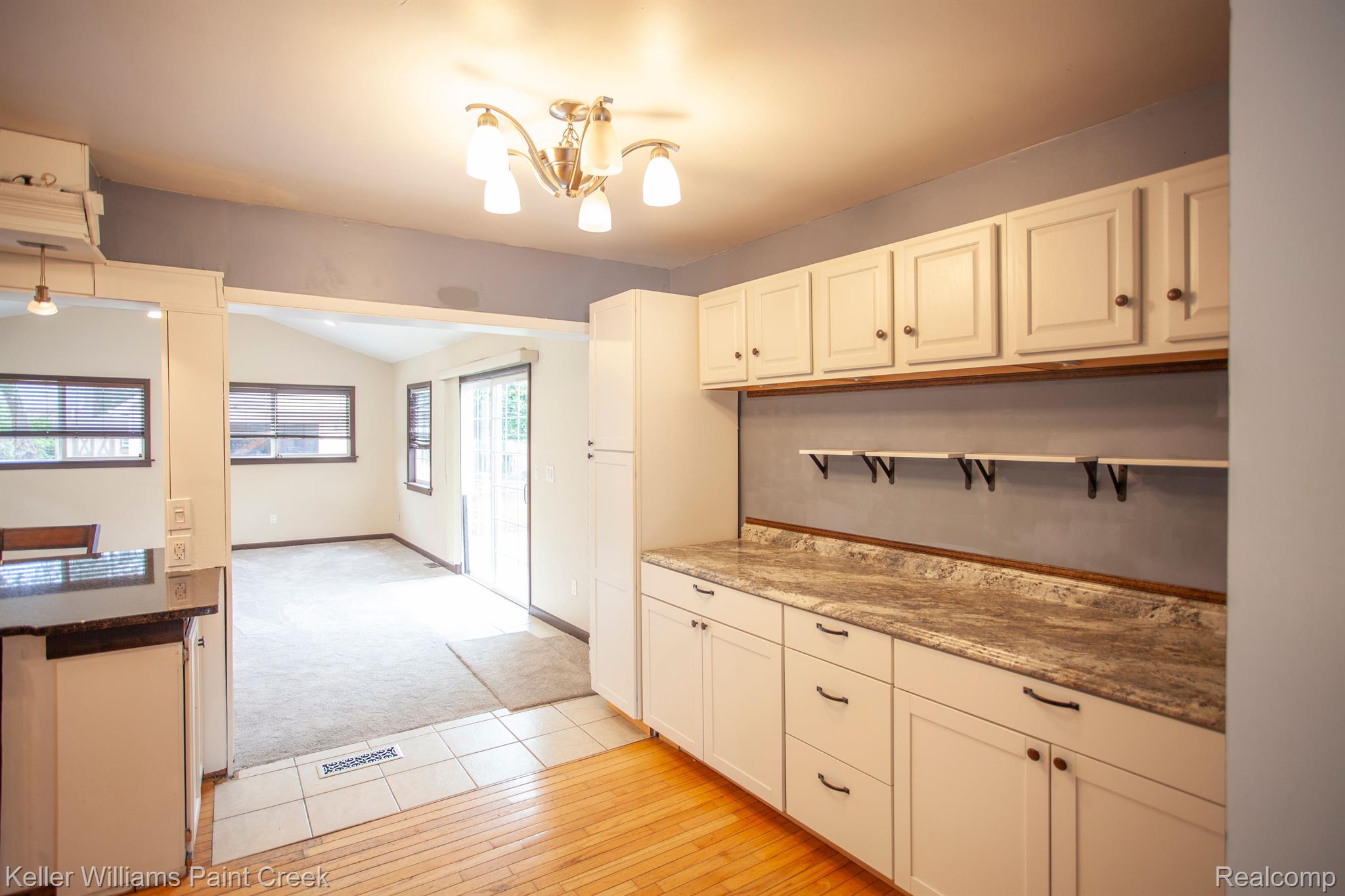 903 E SUNNYBROOK Drive