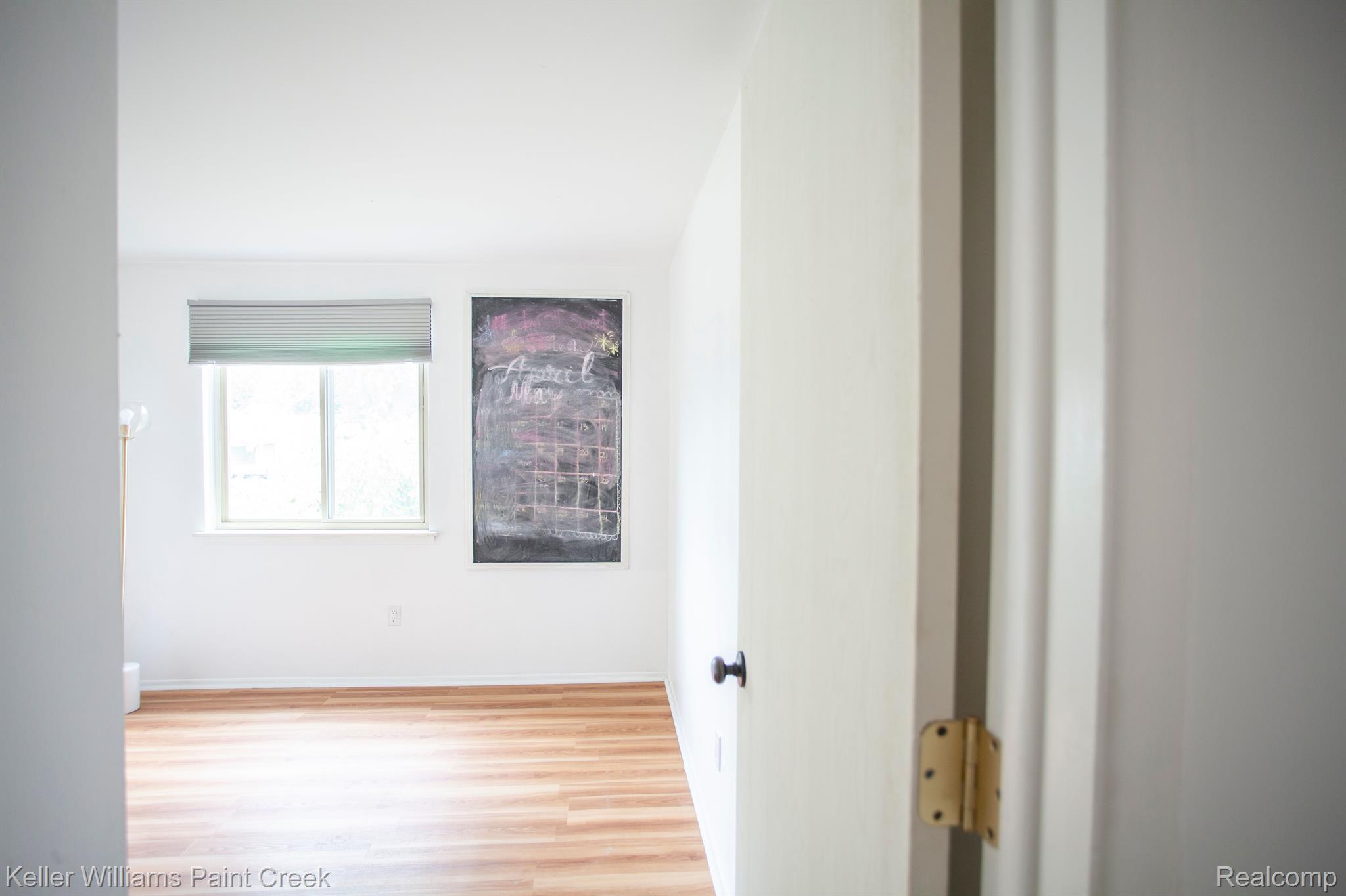 903 E SUNNYBROOK Drive