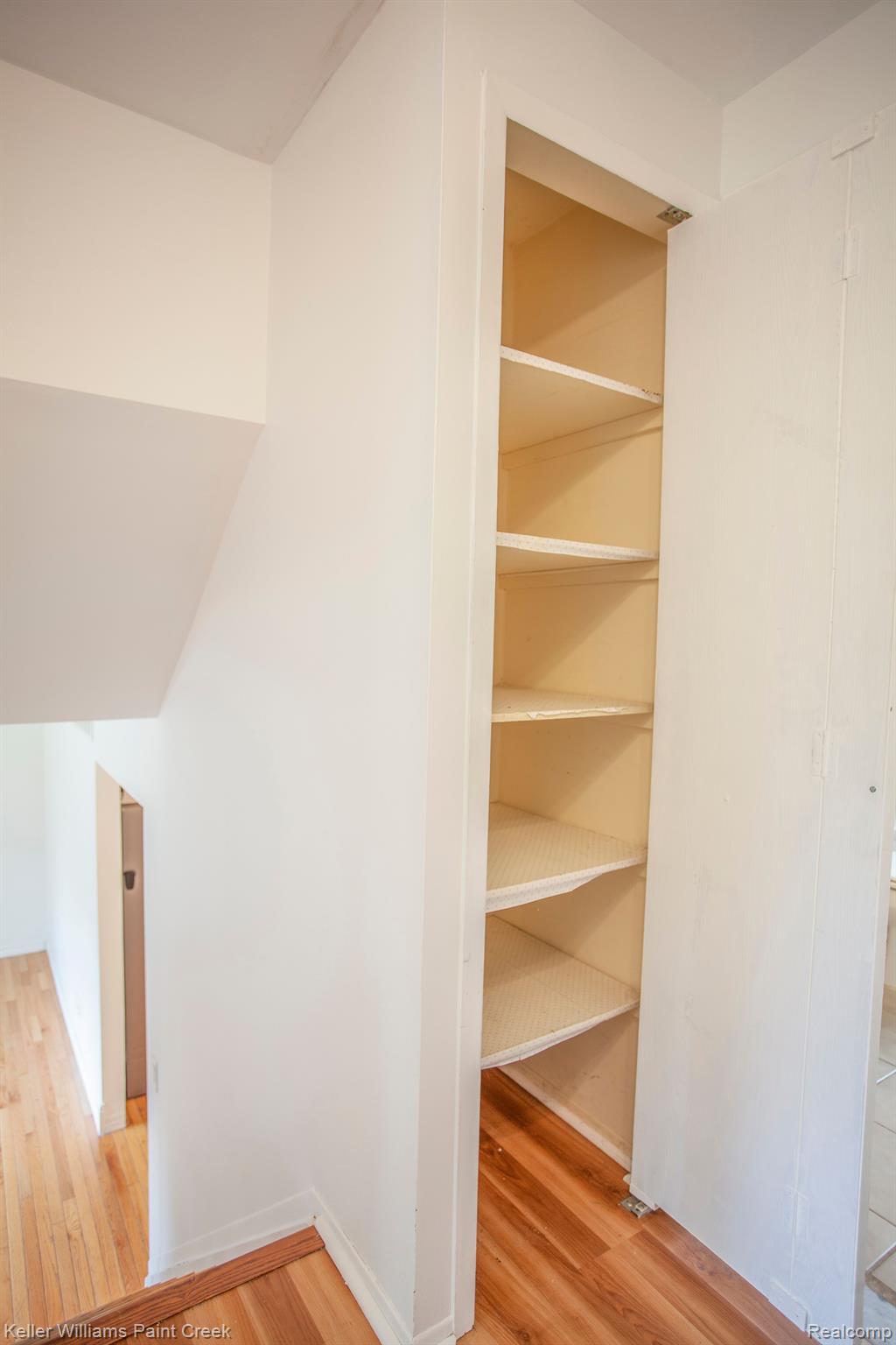 903 E SUNNYBROOK Drive