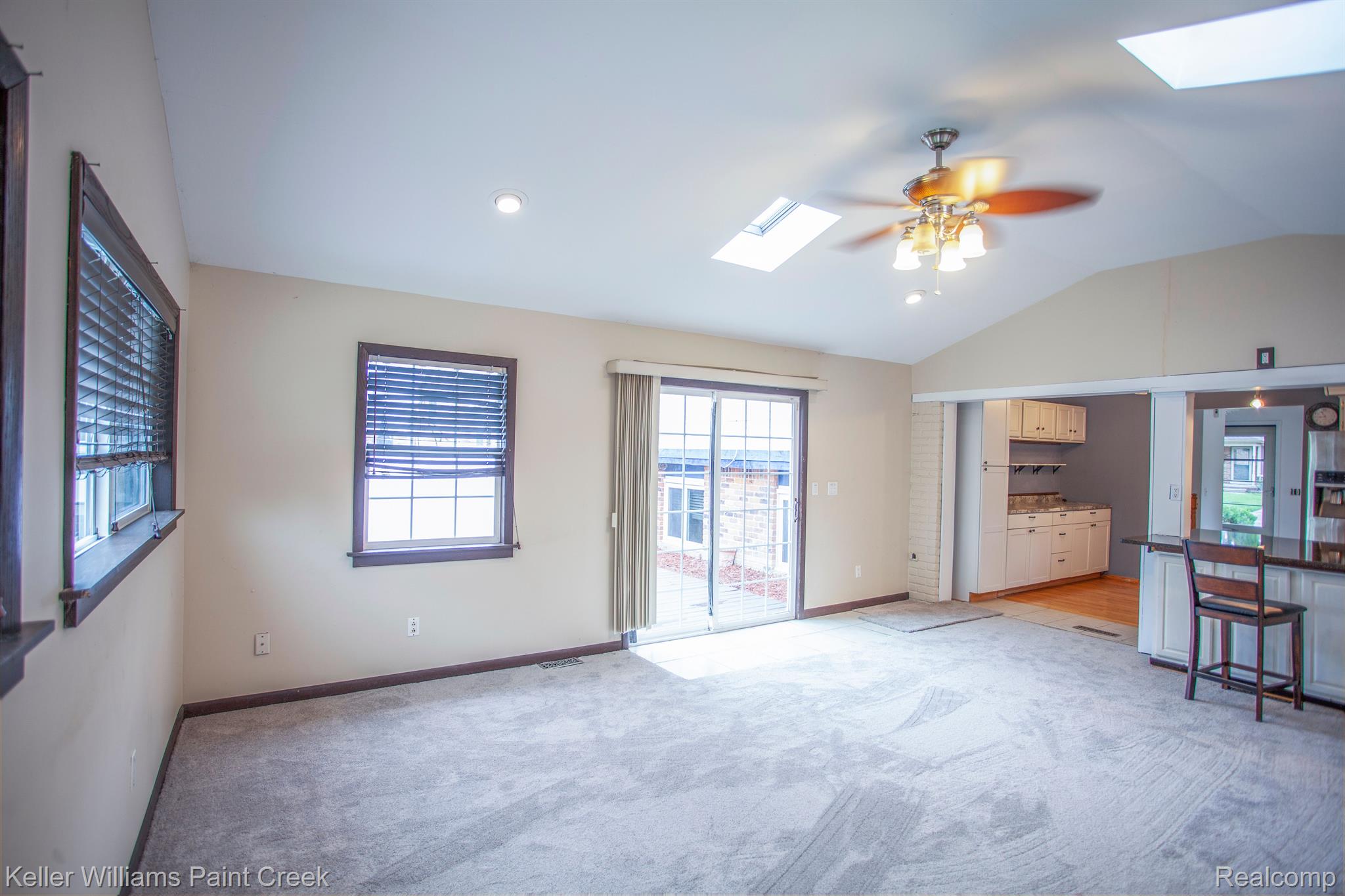 903 E SUNNYBROOK Drive