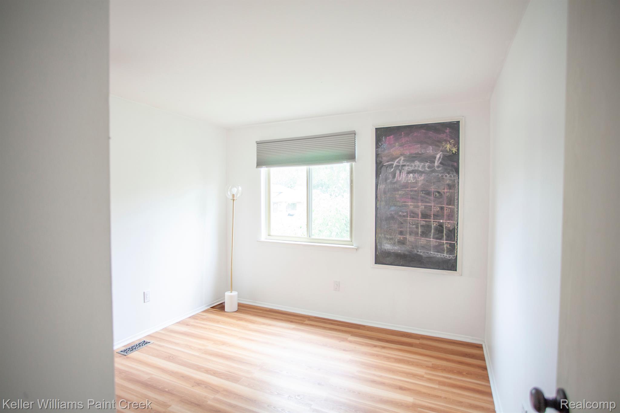 903 E SUNNYBROOK Drive