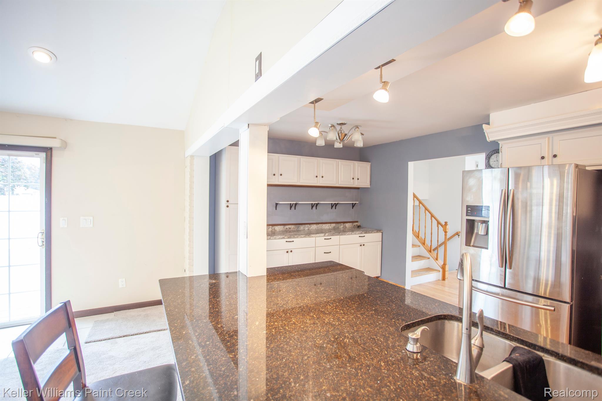 903 E SUNNYBROOK Drive