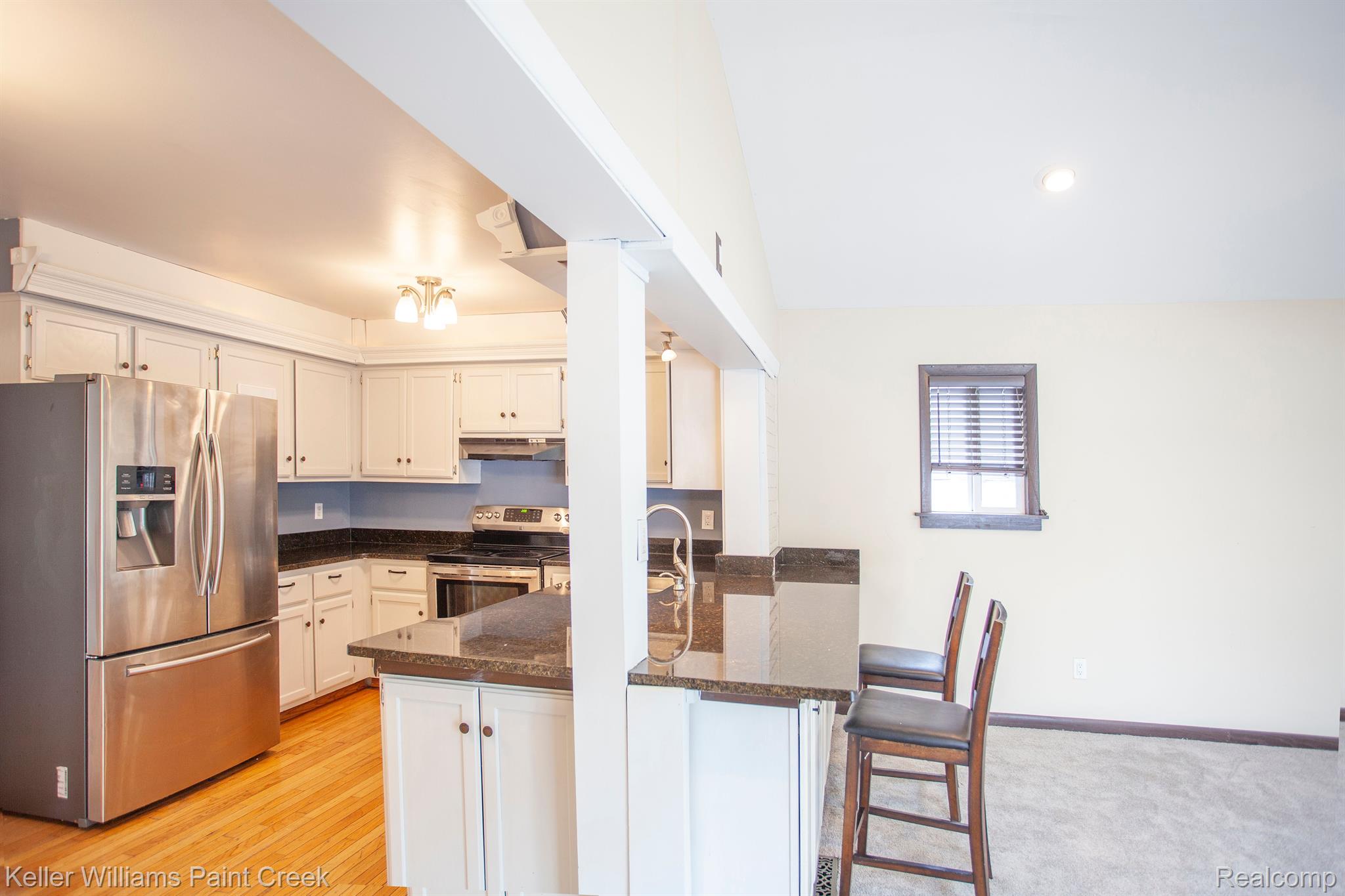 903 E SUNNYBROOK Drive