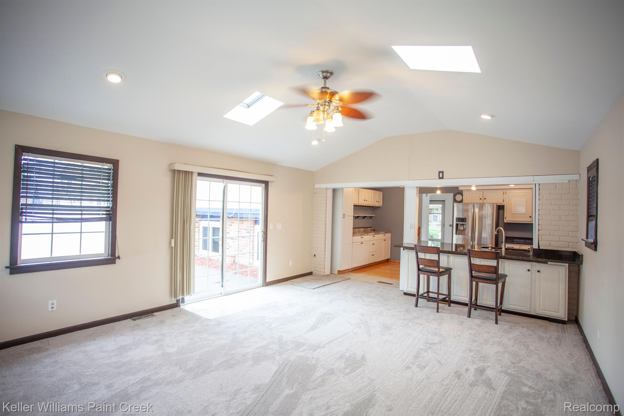903 E SUNNYBROOK Drive