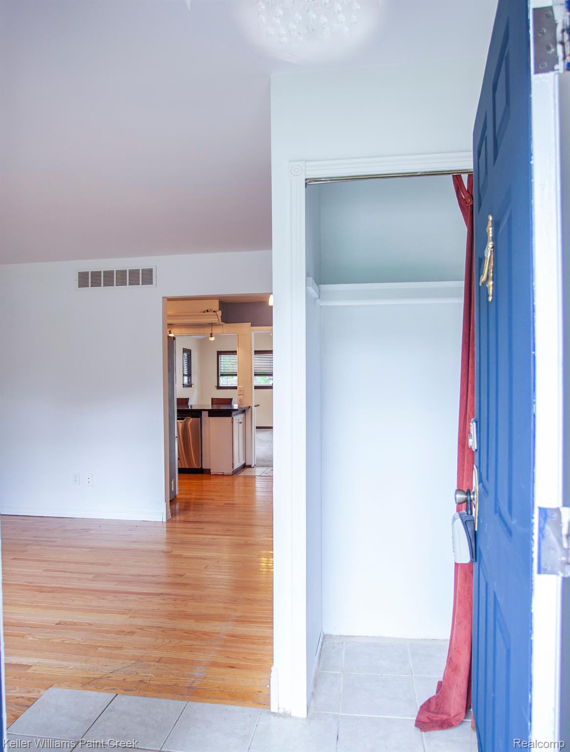 903 E SUNNYBROOK Drive