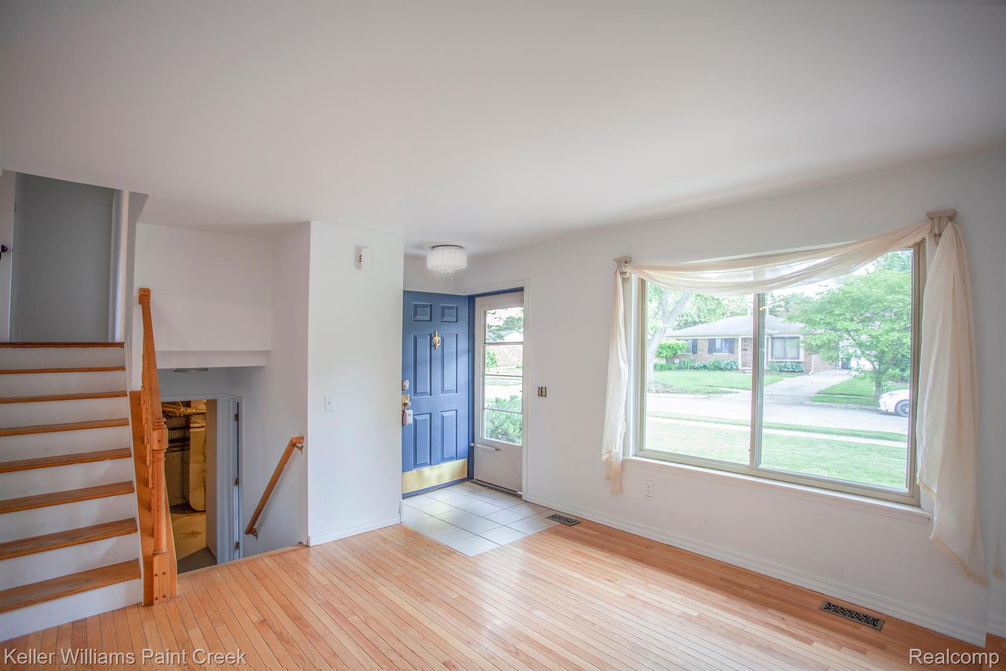 903 E SUNNYBROOK Drive