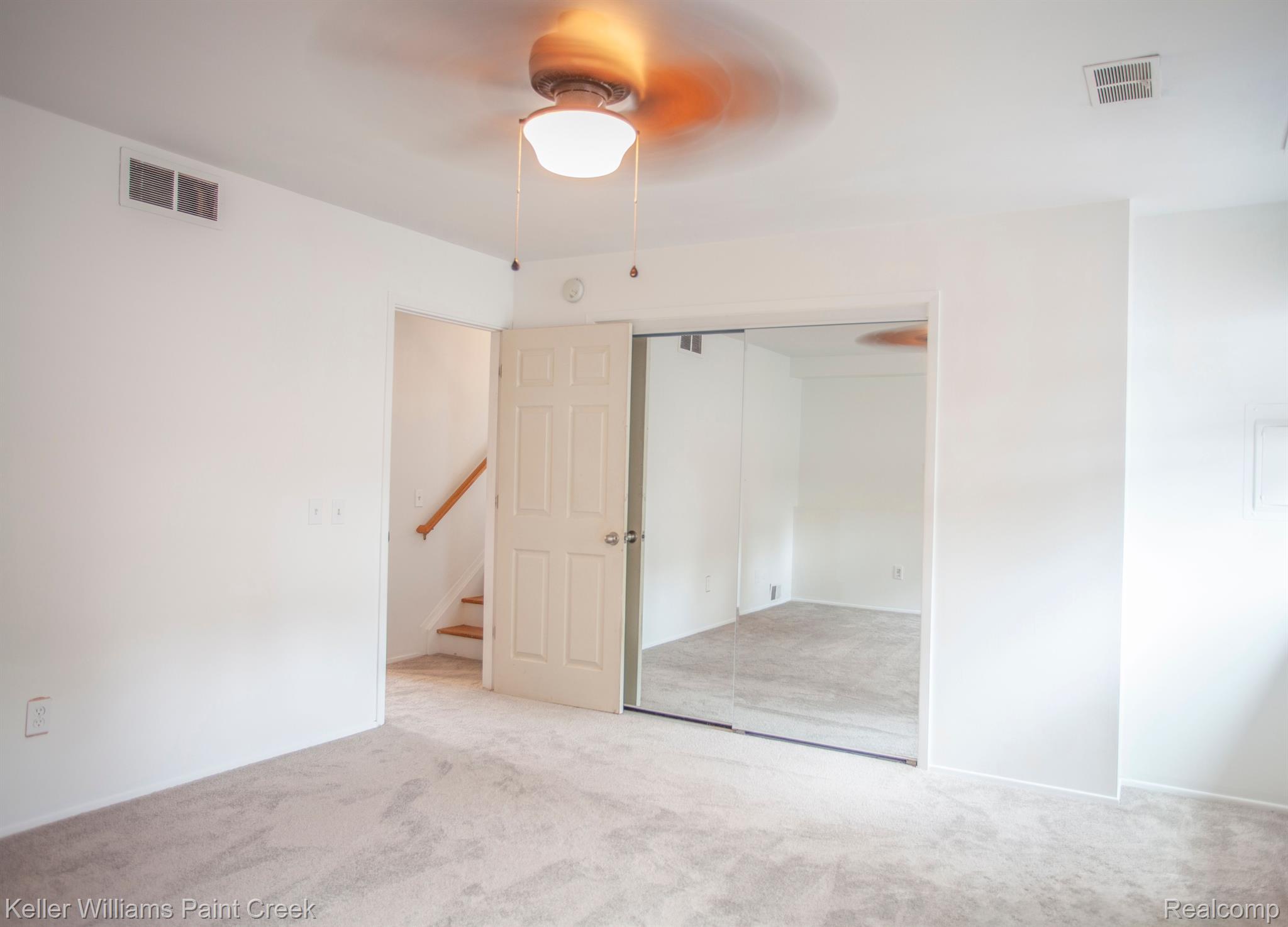 903 E SUNNYBROOK Drive