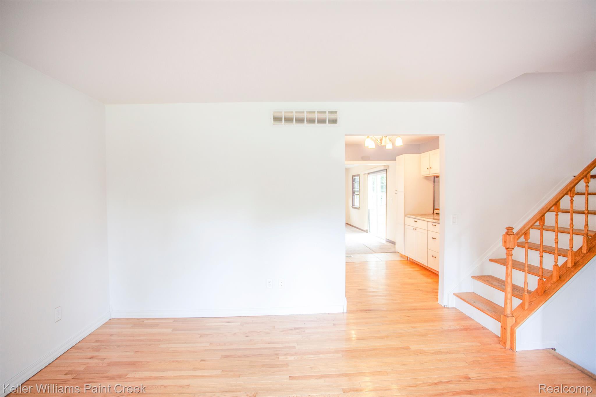 903 E SUNNYBROOK Drive