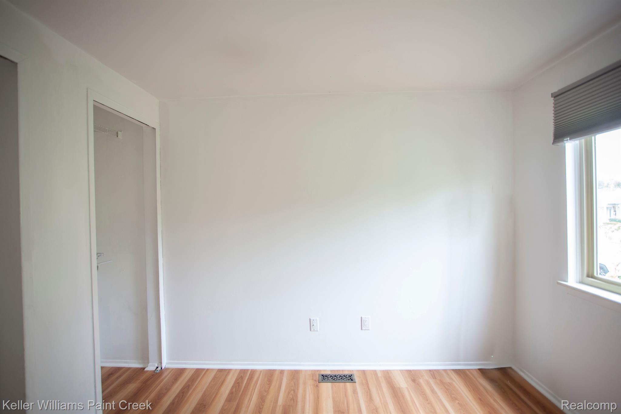 903 E SUNNYBROOK Drive