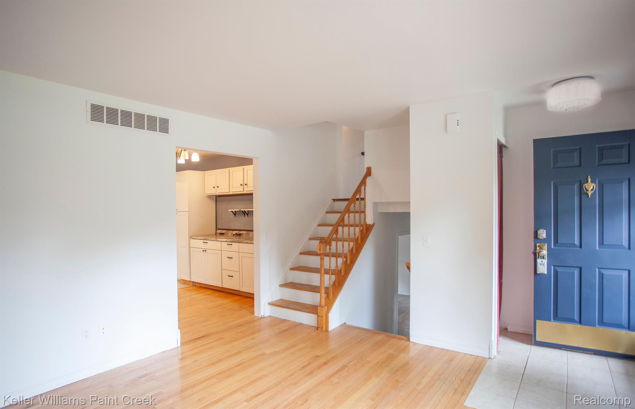 903 E SUNNYBROOK Drive