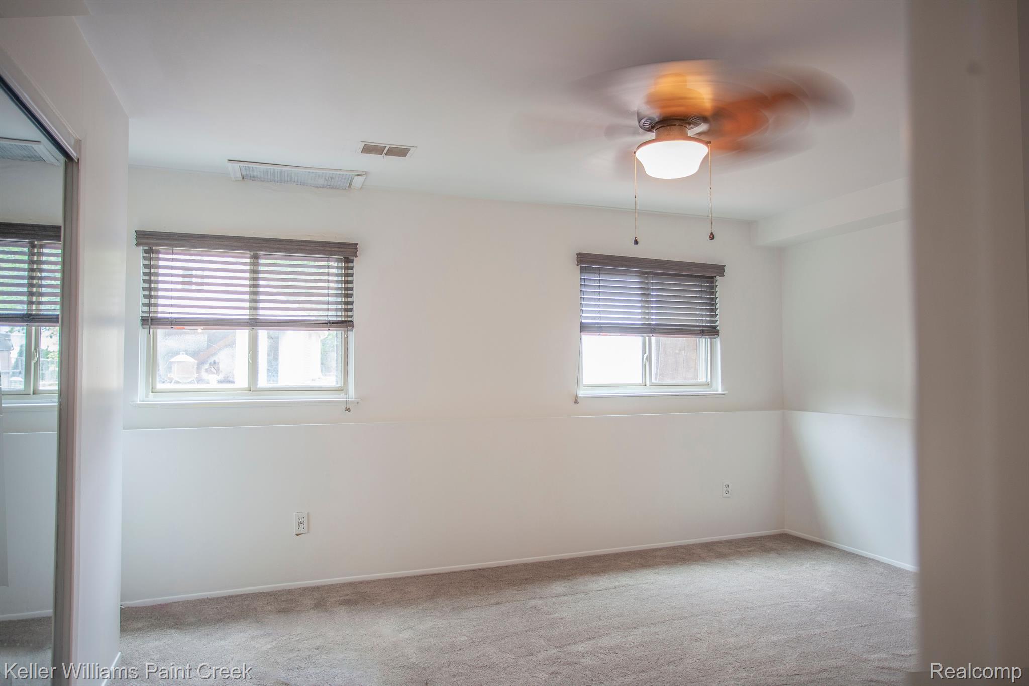 903 E SUNNYBROOK Drive