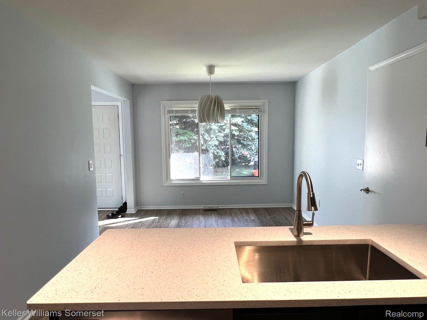 2213 LONDON BRIDGE Drive