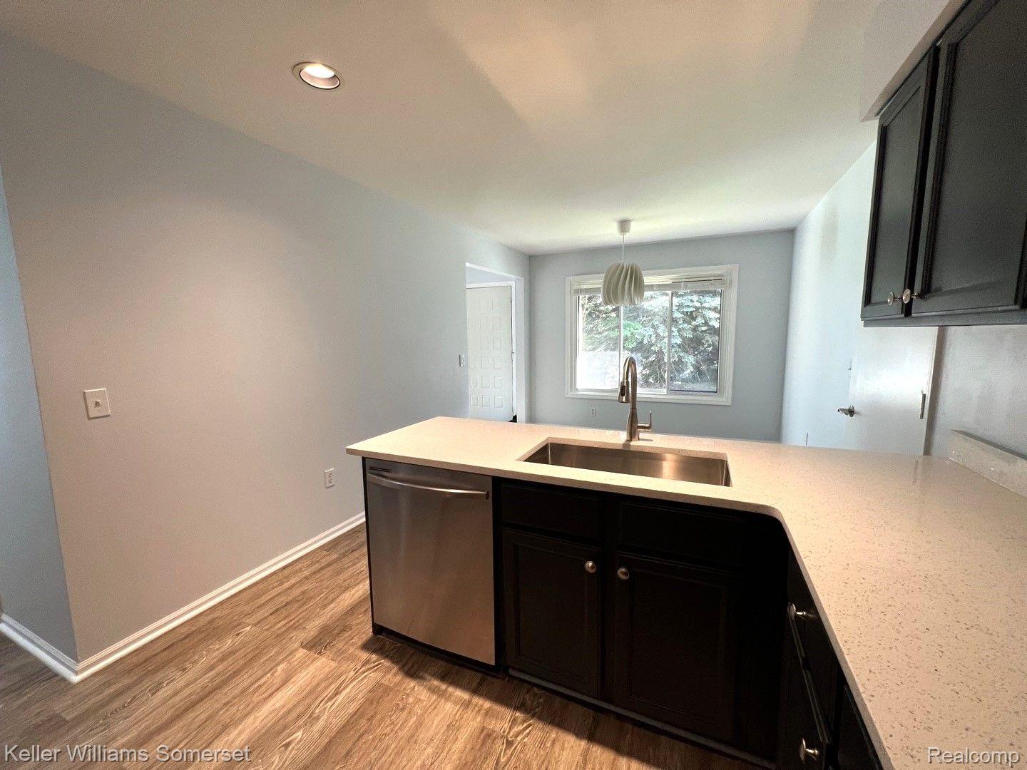 2213 LONDON BRIDGE Drive