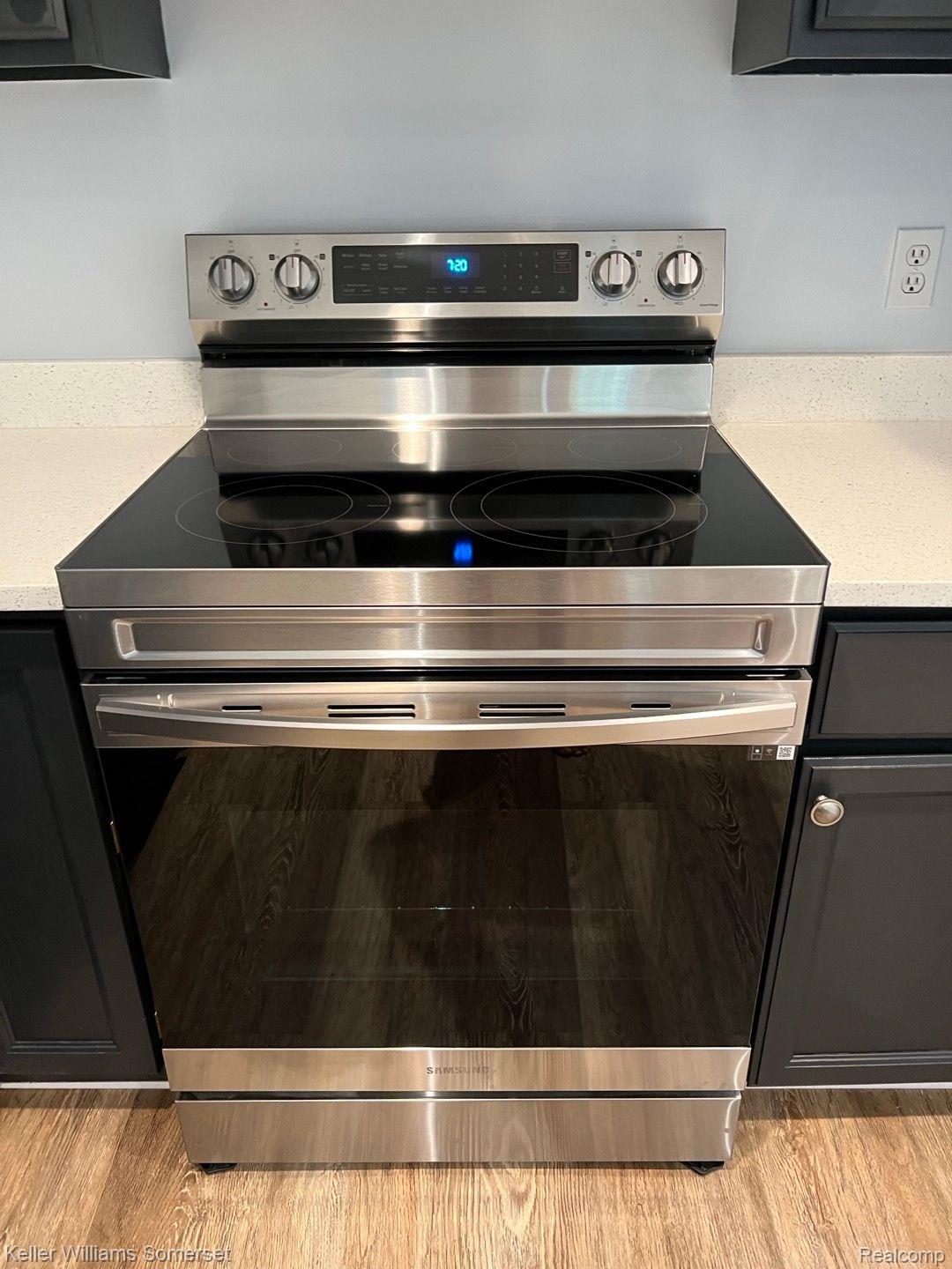 2213 LONDON BRIDGE Drive