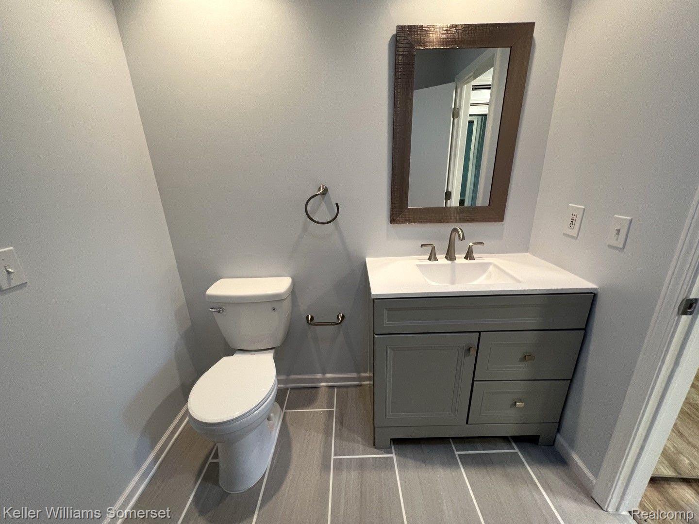 2213 LONDON BRIDGE Drive