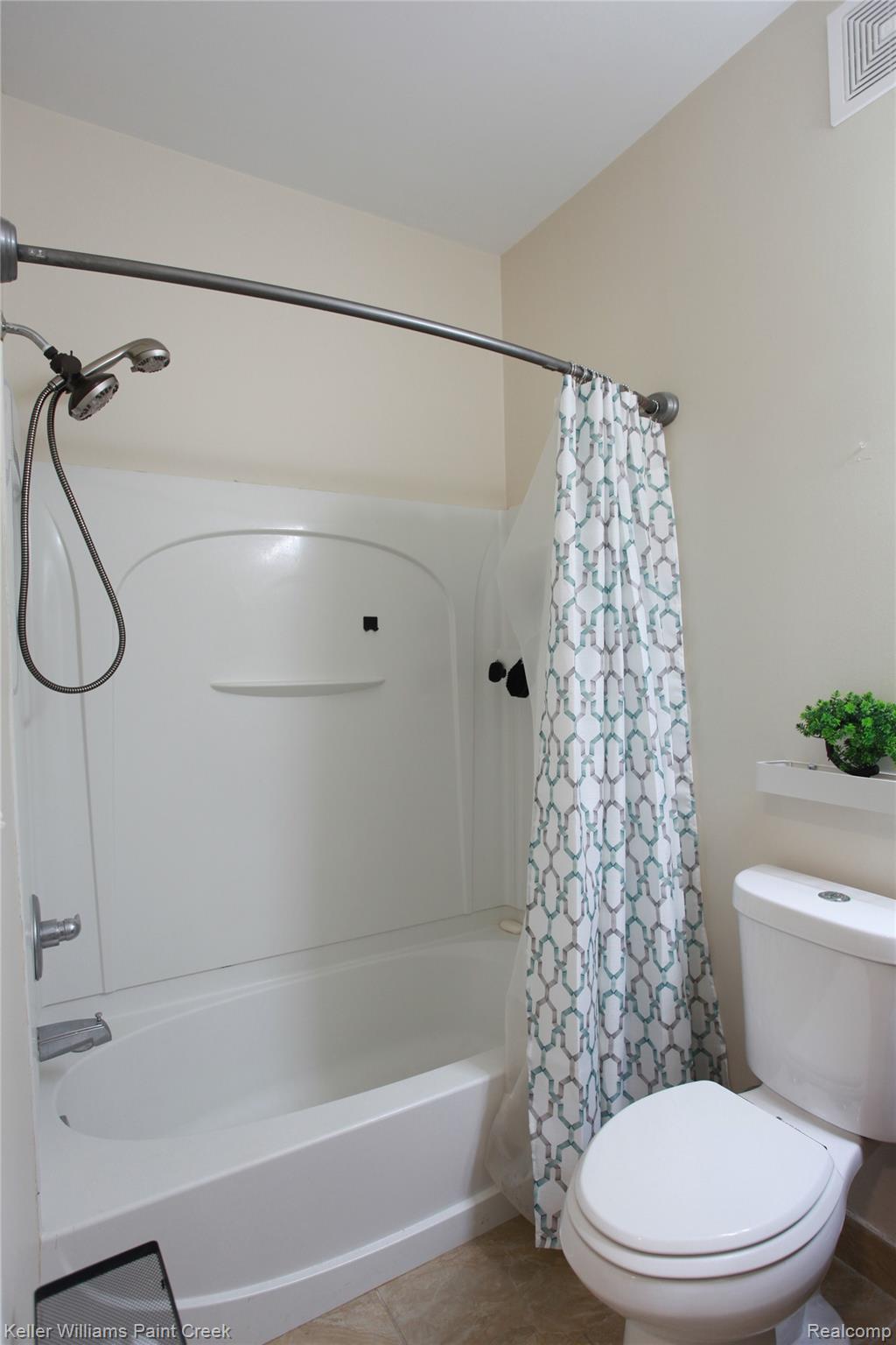 3546 Eagle Creek Drive 8